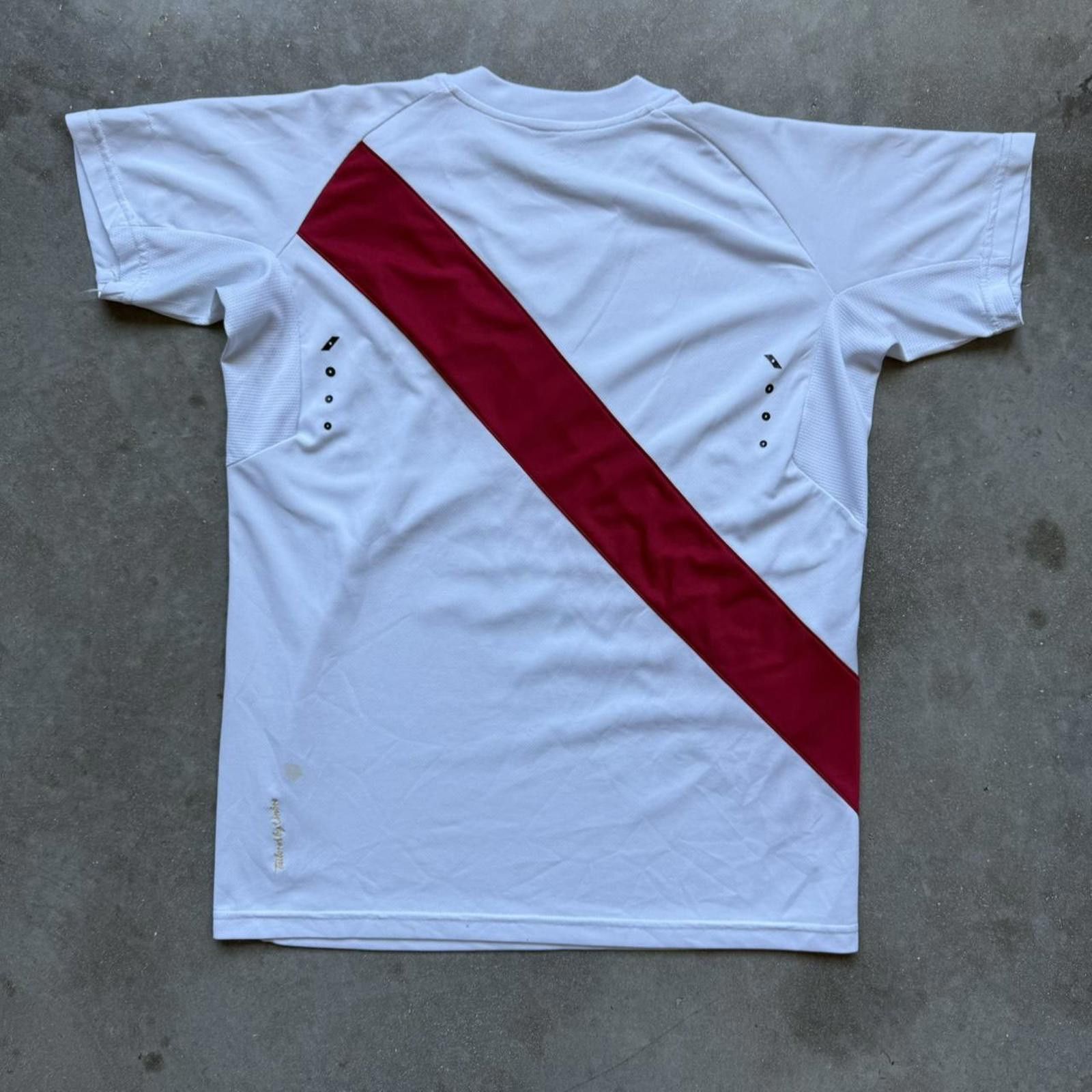Umbro 2014-2015 Umbro Peru National Home Futbol Soccer Jersey Size US S / EU 44-46 / 1 - 2 Thumbnail