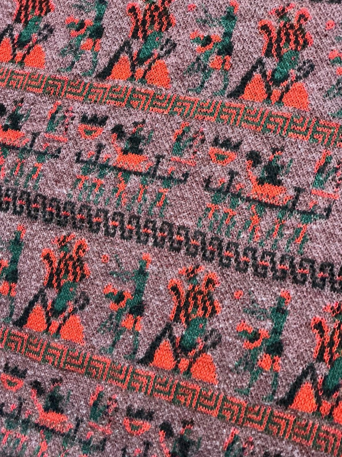 Vintage Vintage International Design Hieroglyphics S/S Polo Shirt Size US S / EU 44-46 / 1 - 1 Thumbnail
