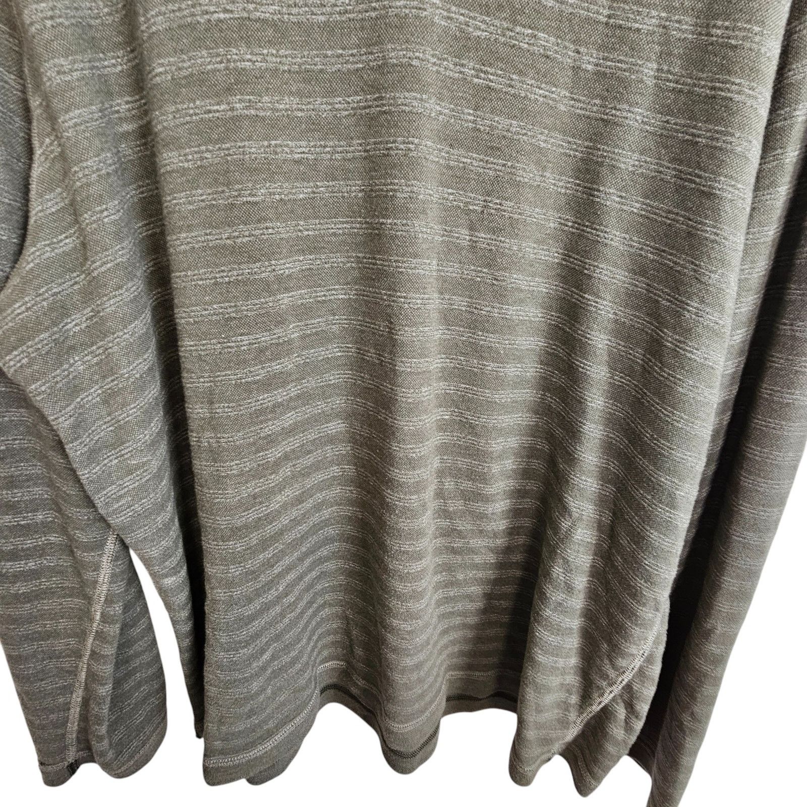 Tommy Bahama Tommy Bahama Mens Striped Henley Knit Sweater Size XL Preppy Size US L / EU 52-54 / 3 - 3 Thumbnail