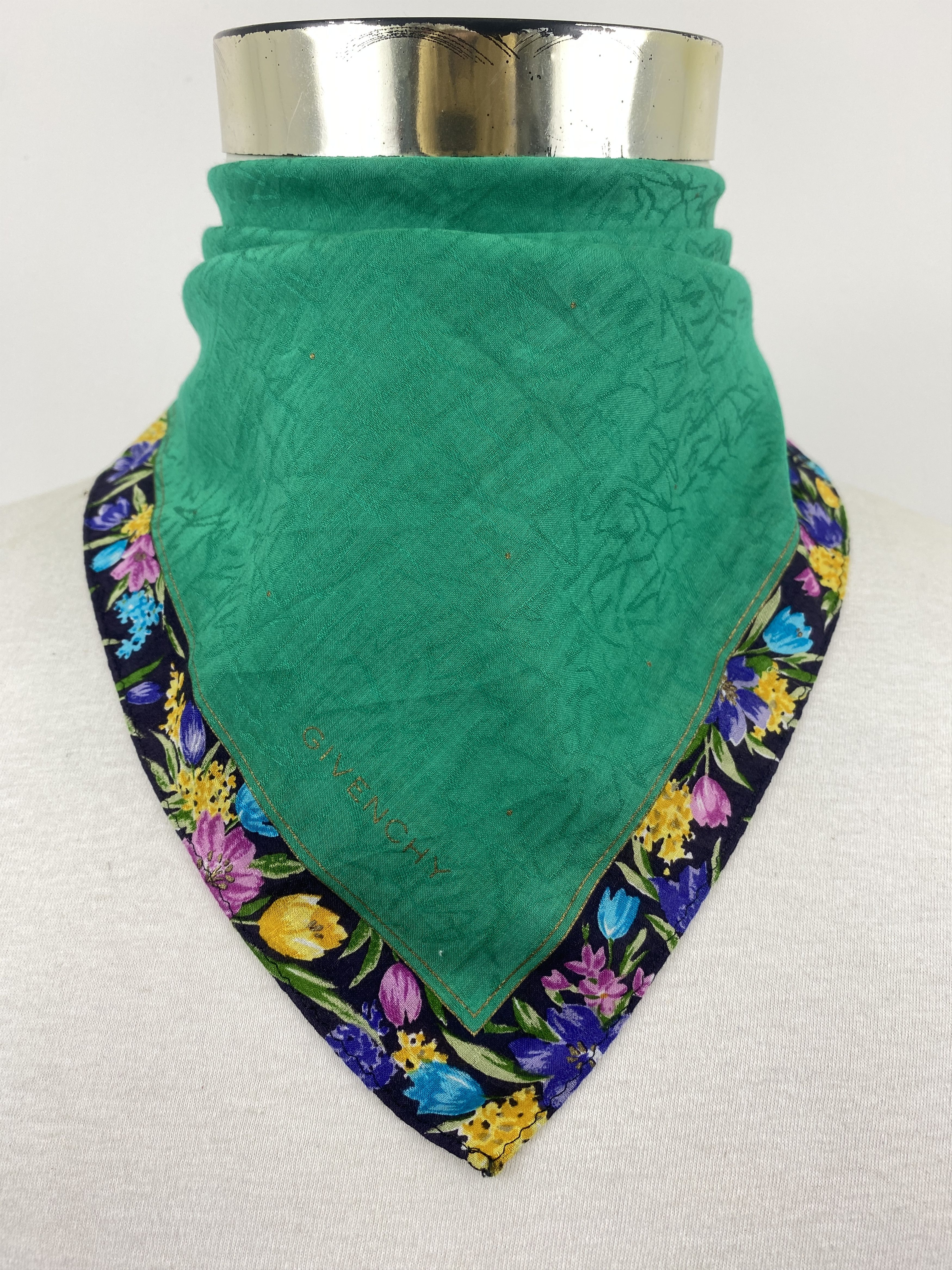 Givenchy Vintage Givenchy Handkerchief / Neckerchief HKC0774 Size ONE SIZE - 1 Thumbnail