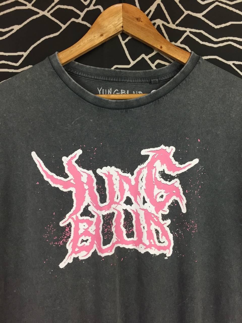Band Tees Yungblud Deadhappy Logo Music Merch Charcoal Grey Tee Size US S / EU 44-46 / 1 - 7 Thumbnail