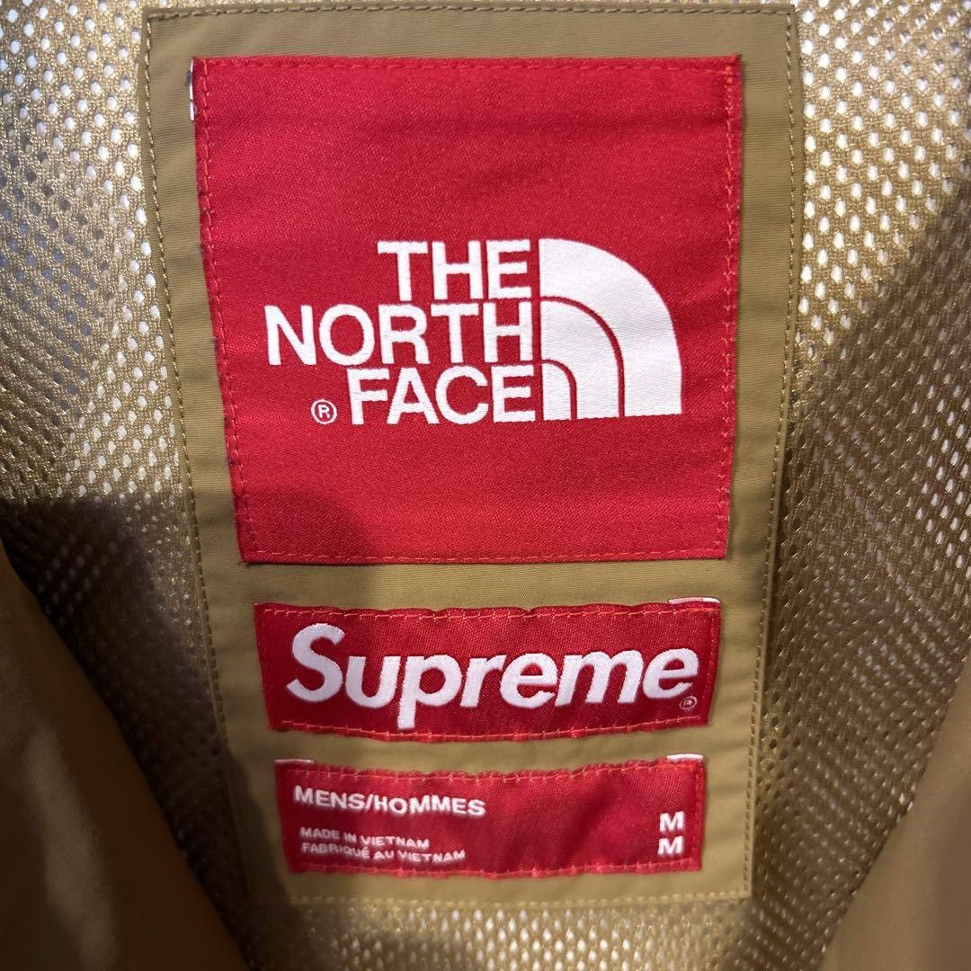 Supreme × The North Face 2020 Supreme × THE NORTH FACE CARGO JACKET GOLD MEDIUM Size US M / EU 48-50 / 2 - 12 Thumbnail
