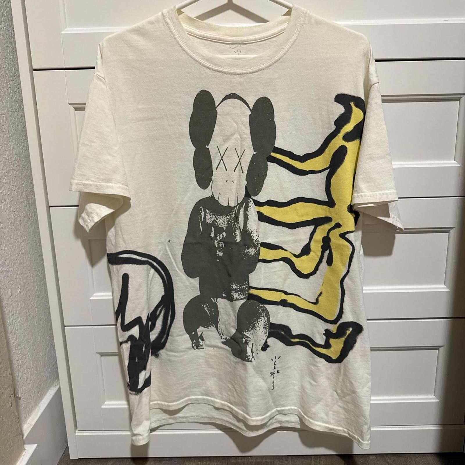 Kaws TRAVIS SCOTT CACTUS JACK KAWS FOR FRAGMENT TEE MEN'S SIZE M Size US M / EU 48-50 / 2 - 1 Preview