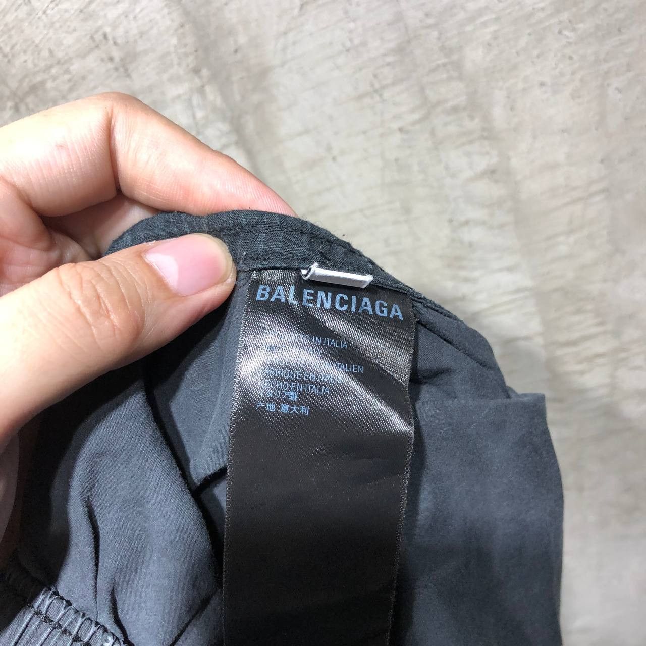 Balenciaga Balenciaga Logo Bermuda shorts Size US 33 - 9 Thumbnail