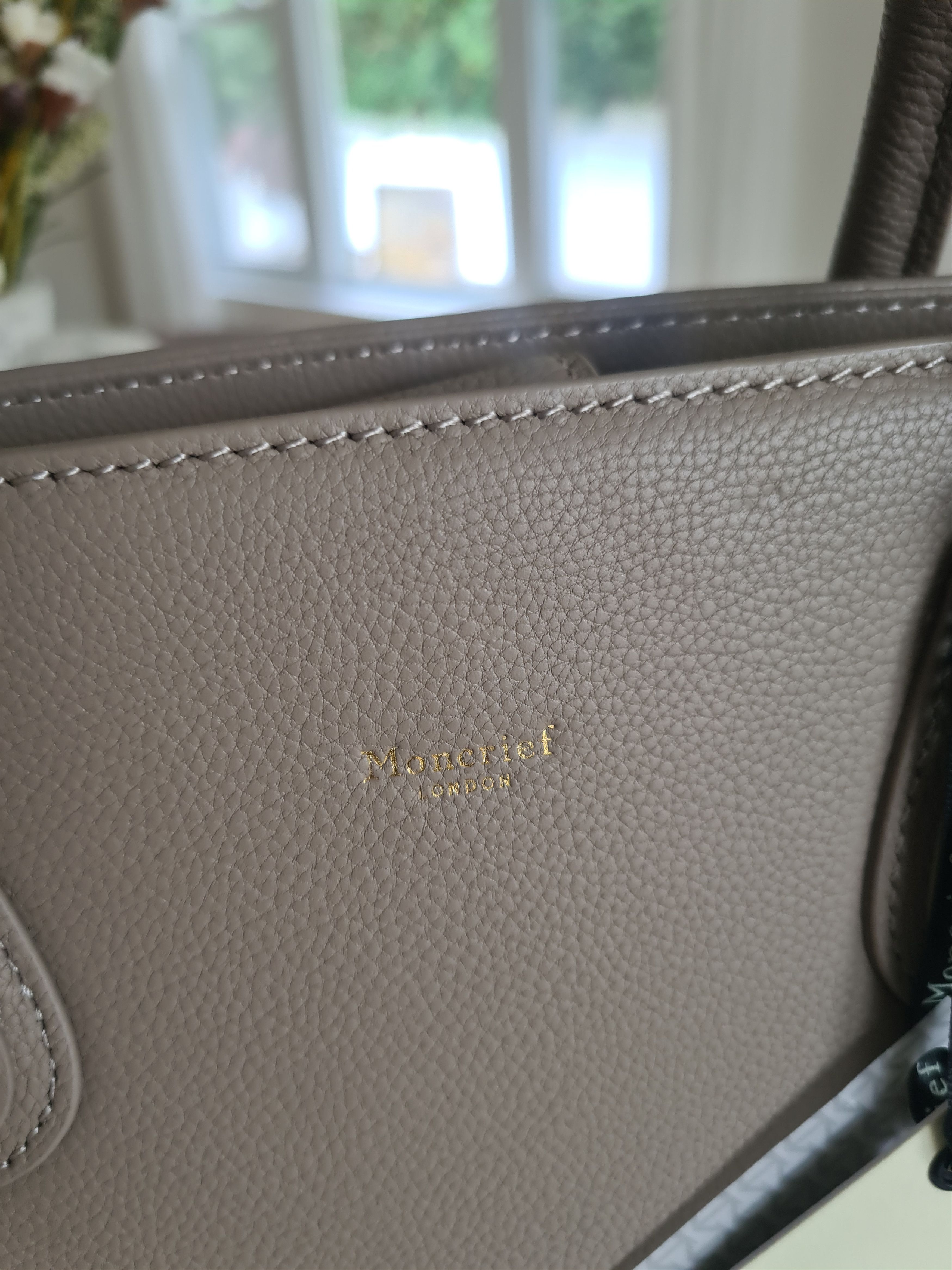 Moncrief London Victoria Tote Bag