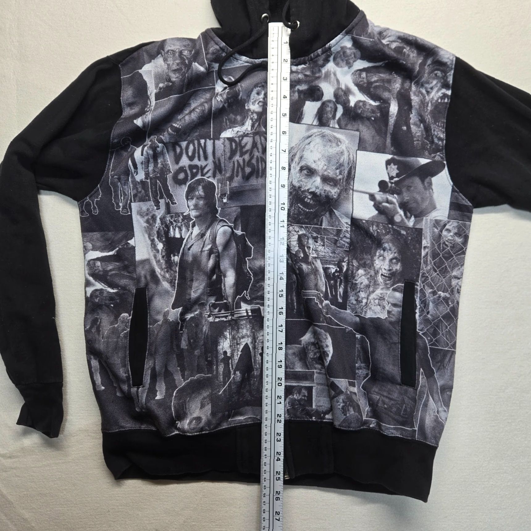 Vintage VINTAGE The Walking Dead Hoodie Daryl Image Sublimation ZIP Large Black Graphic Mens L Hoodie Size US L / EU 52-54 / 3 - 7 Thumbnail