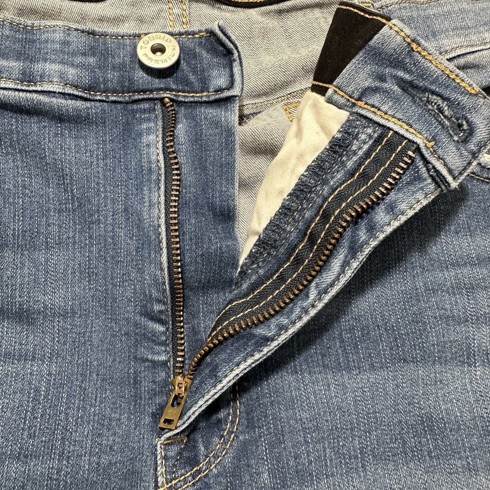 Other Torrid 26R Sky High Skinny Jeans Ripped Distressed Blue Size 42" / US 20 - 5 Thumbnail