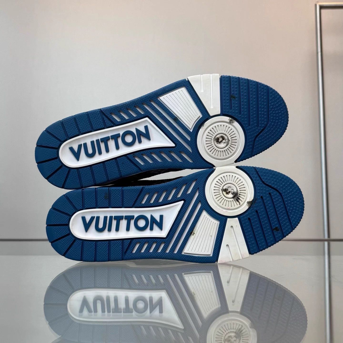Louis Vuitton LV 24 Trainer white blue denim UK7 41 99 Size US 7.5 / EU 40-41 - 7 Thumbnail