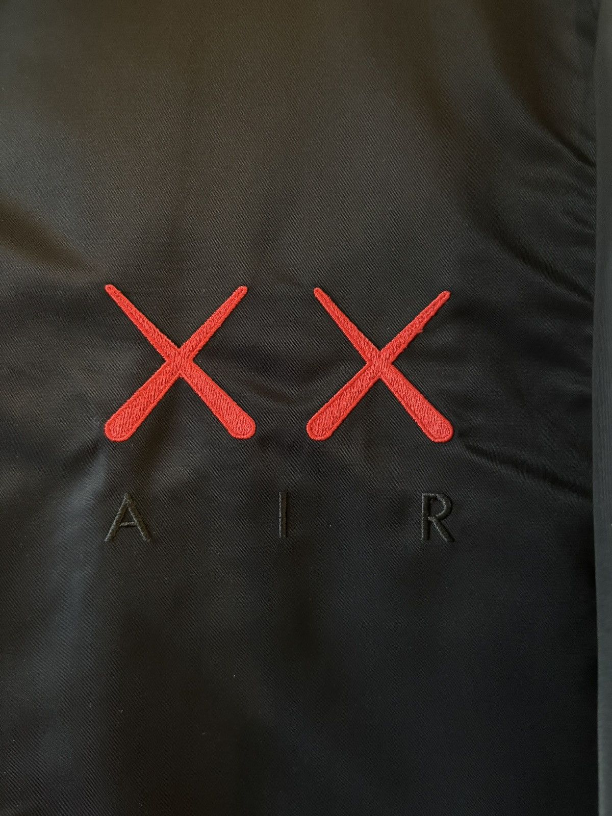 Jordan Brand × Kaws Rare Air Jordan x KAWS Satin Embroidered Coaches Jacket L Size US L / EU 52-54 / 3 - 5 Thumbnail