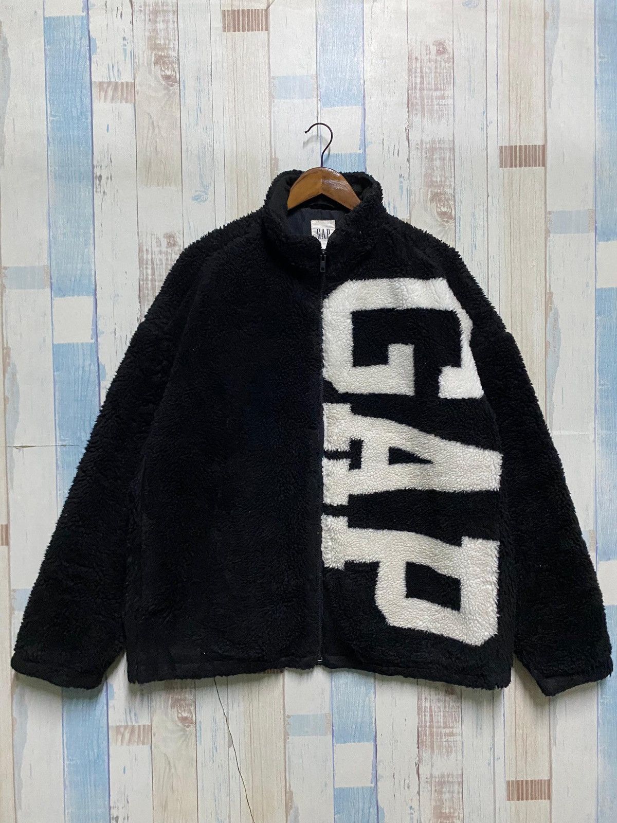 Vintage GAP Spell Out Big Logo Sherpa Fleece