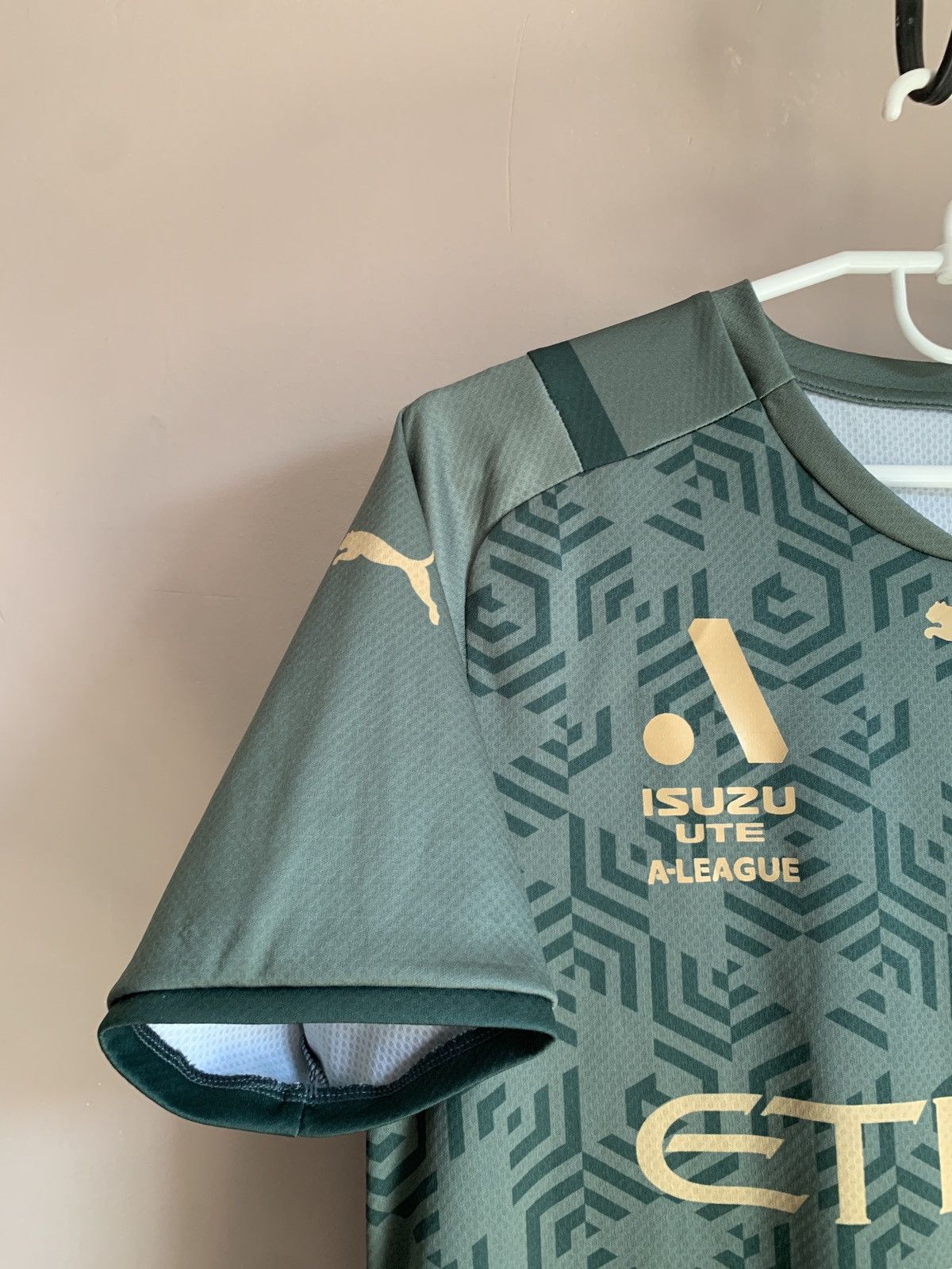 Puma Melbourne City Third Football Shirt Puma Soccer Jersey Sz S Size US S / EU 44-46 / 1 - 4 Thumbnail