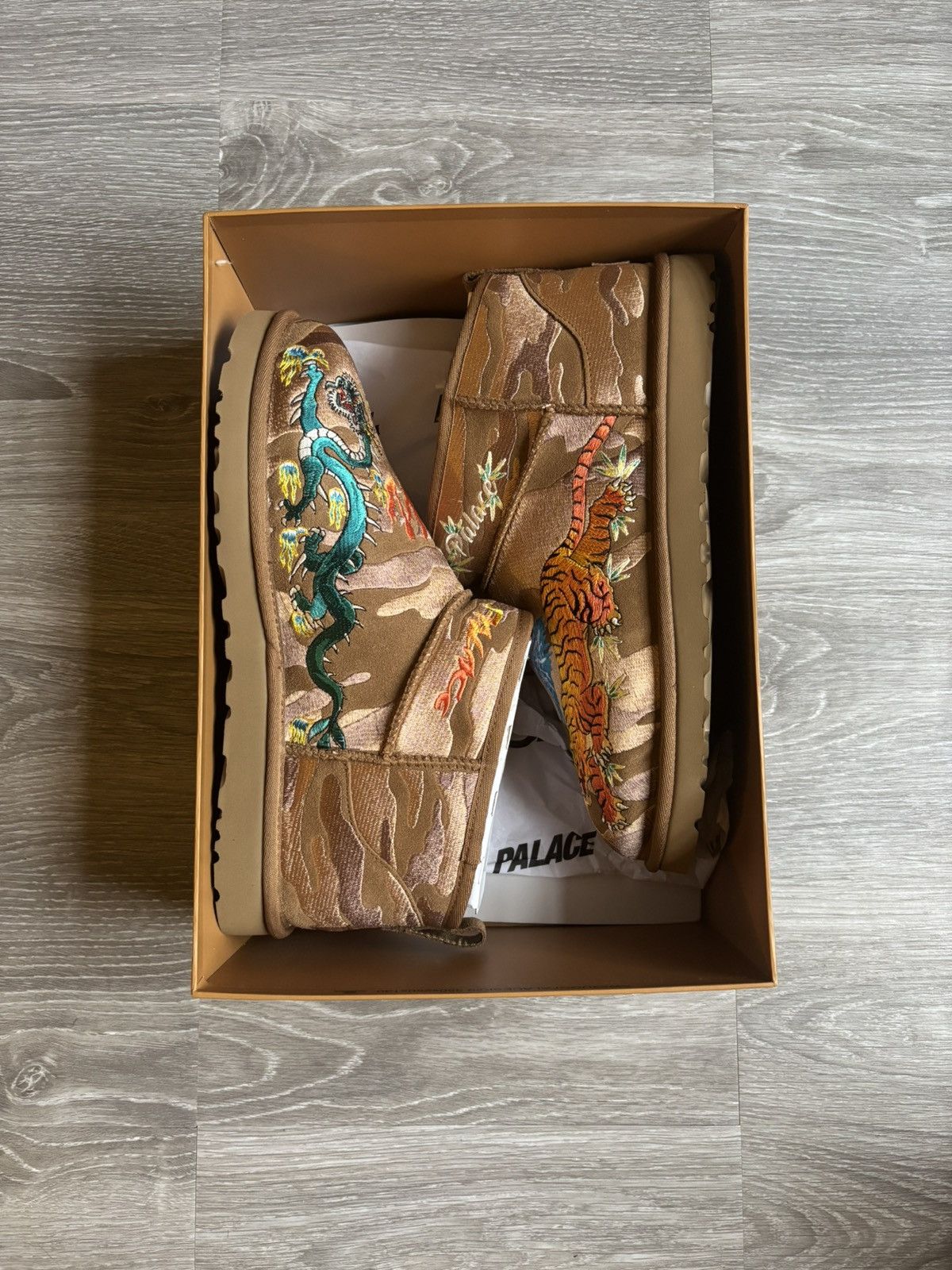 Palace × Ugg Palace Ugg Mid Boots Size US 9 / EU 42 - 1 Thumbnail