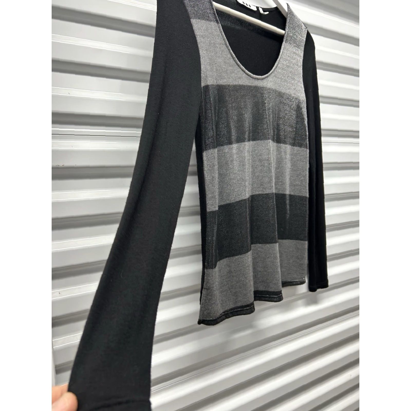 Vintage ThreeDots Blouse Women XS Knit Round Neck Long Sleeve Black/Gunmetal Stripe Pullover Classic Fit Casual All Seasons Size XS / US 0-2 / IT 36-38 - 3 Thumbnail