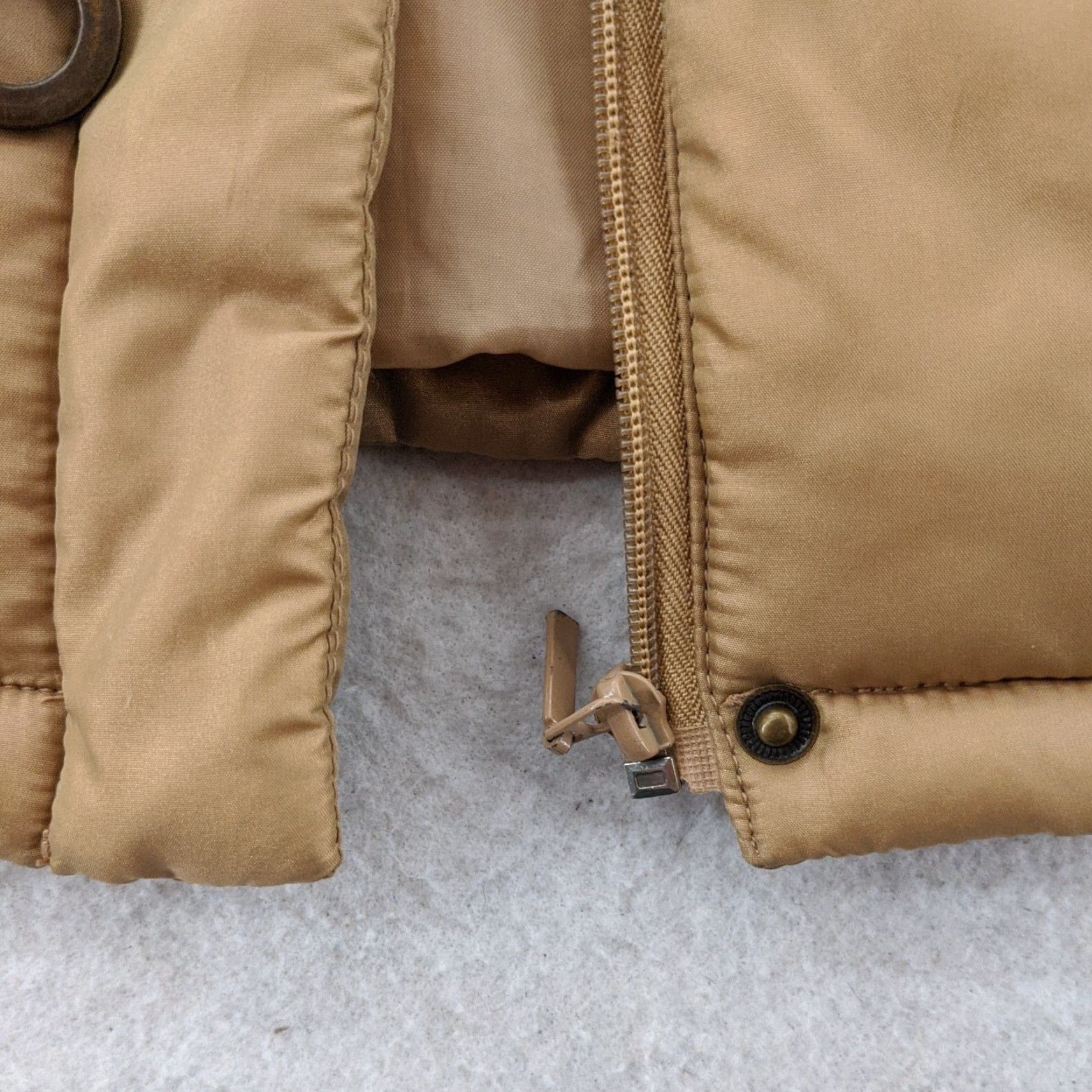 Vintage Tweeds Vest Puffer Vest Women's Medium Toggle Clasp Gold Polyester Solid Short Sleeveless Jacket/Coat Vest Women M Gold Tweeds Puffer Vest Size M / US 6-8 / IT 42-44 - 3 Thumbnail