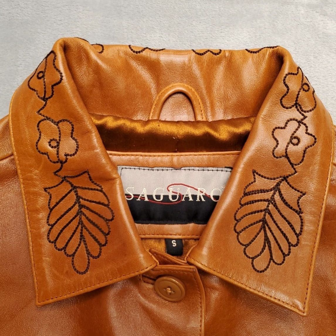 Vintage VINTAGE Saguaro Leather Vest Womens Small Embroidered Floral Button Up Western Brown Leather Vest Mid-Length Lined Satin Lining Casual Womens Size S / US 4 / IT 40 - 3 Thumbnail