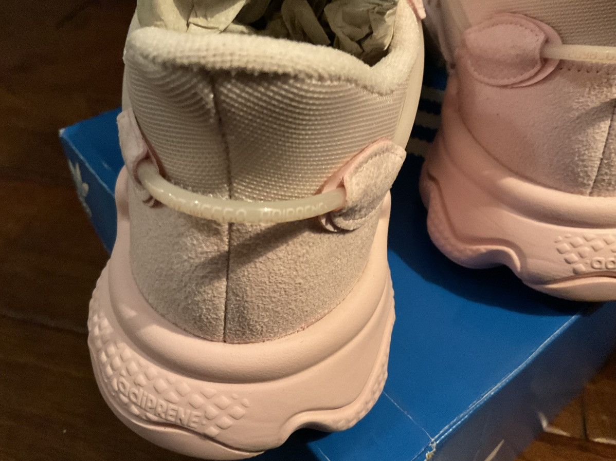 Adidas Women’s Pink Adidas Ozweego Size US 9.5 / IT 39.5 - 6 Thumbnail