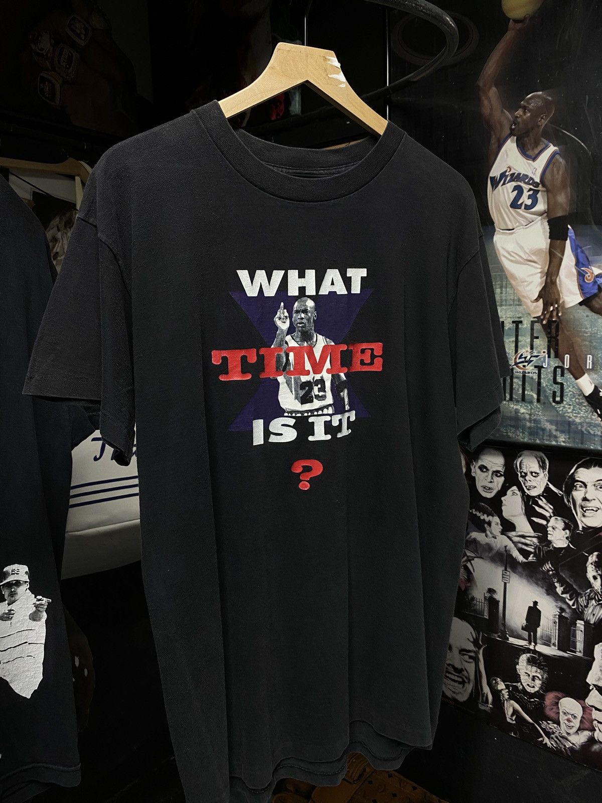 Vintage Vintage 90’s Nike Michael Jordan T-Shirt Size Large Size US L / EU 52-54 / 3 - 1 Thumbnail