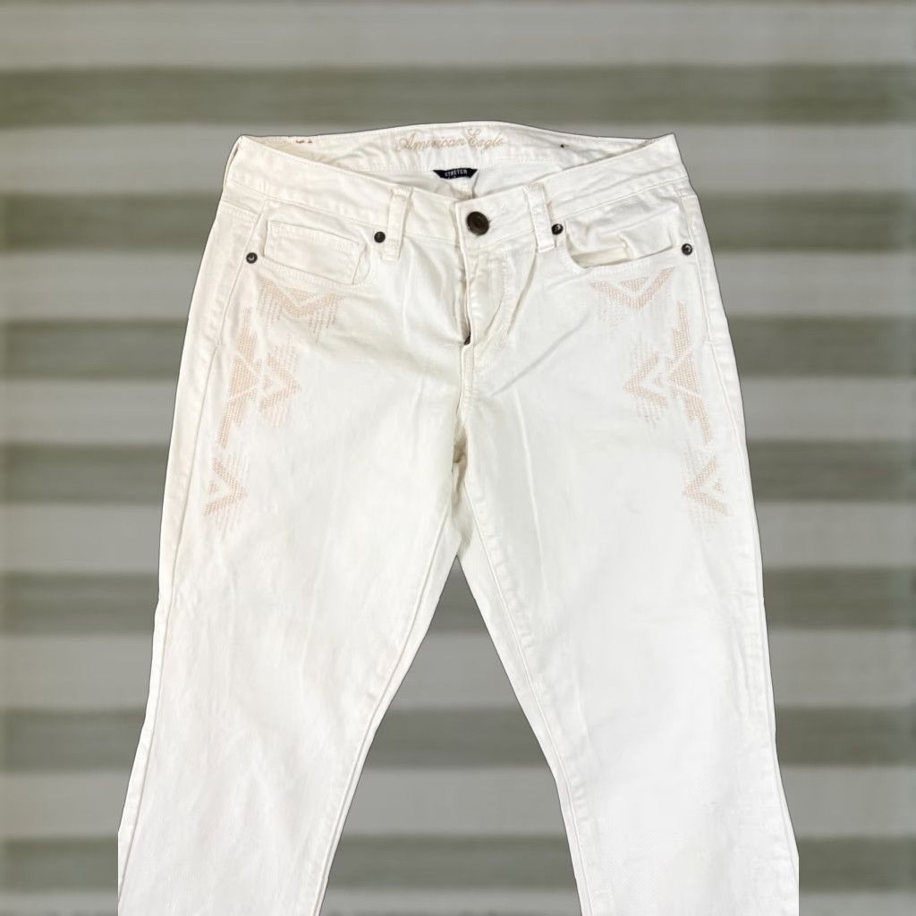 American Eagle Outfitters American Eagle Outfitters Jeans Womens 8 White Denim Aztec Embroidered Stretch Skinny Pants Shirt? Size 30" / US 8 / IT 44 - 1 Thumbnail