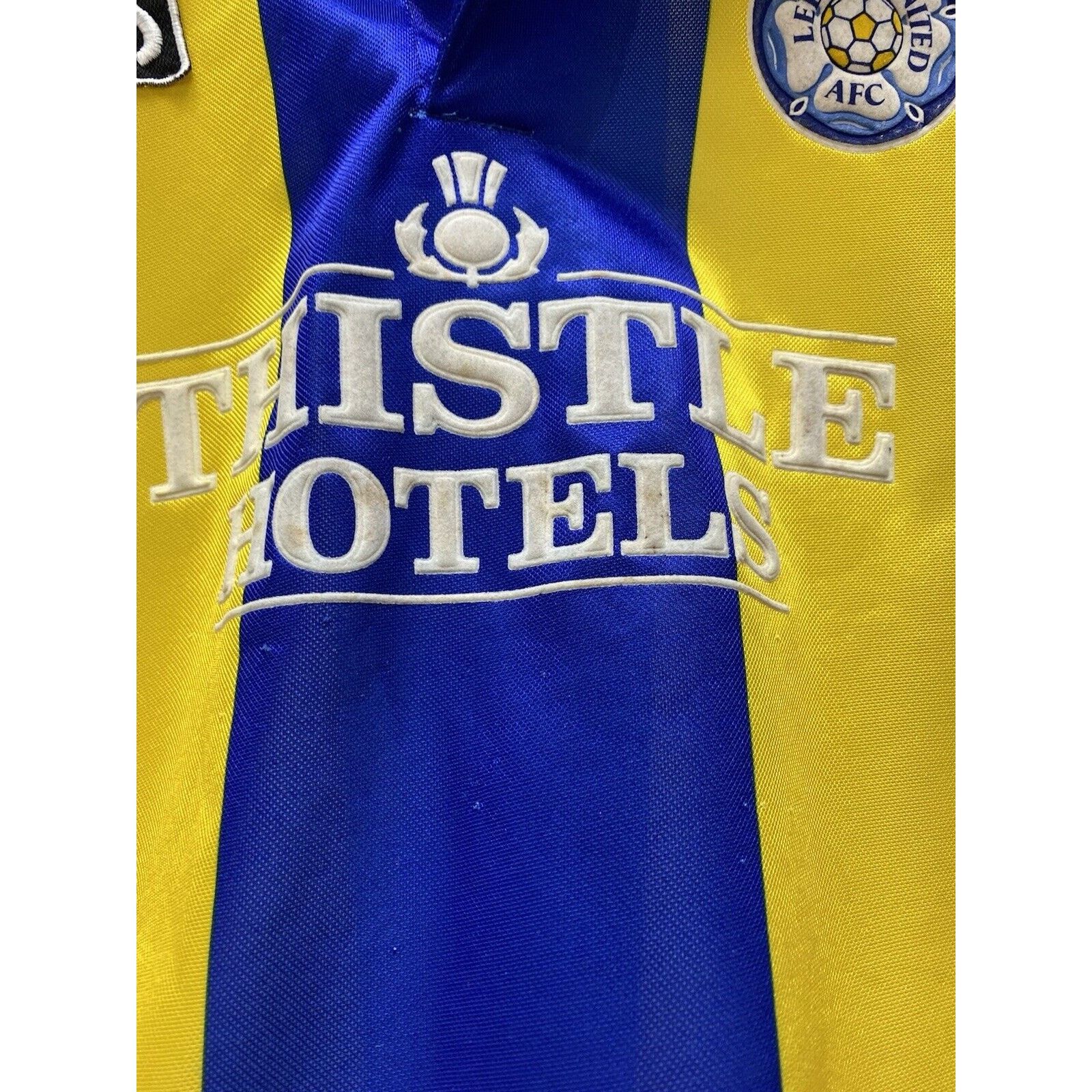Asics Vintage Leeds United 1993 1995 Away Soccer Jersey Kids Boys Size US XXS / EU 40 - 11 Thumbnail