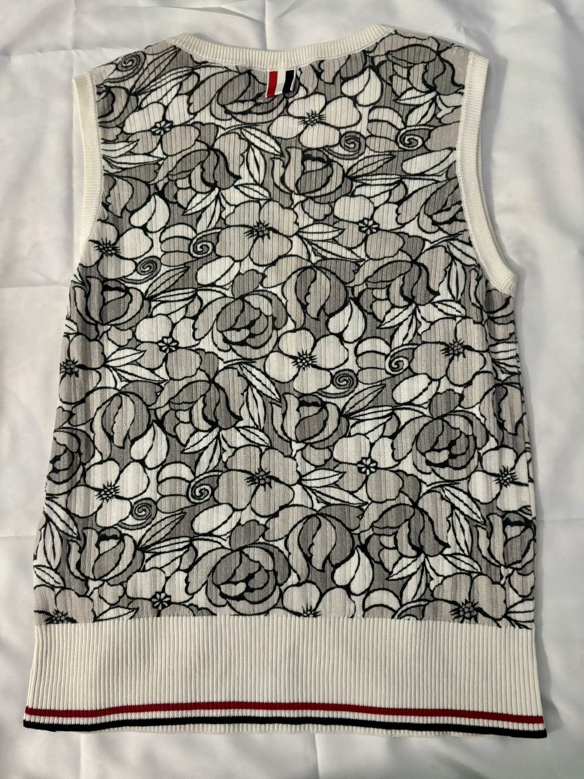 Thom Browne Thom Browne Floral V Neck Sleeveless Top Size M / US 6-8 / IT 42-44 - 4 Thumbnail
