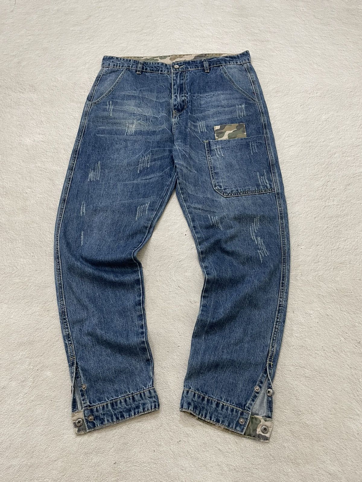 2000s Japanese Camo Cargo Denim Distressed Wash Jeans Y2K