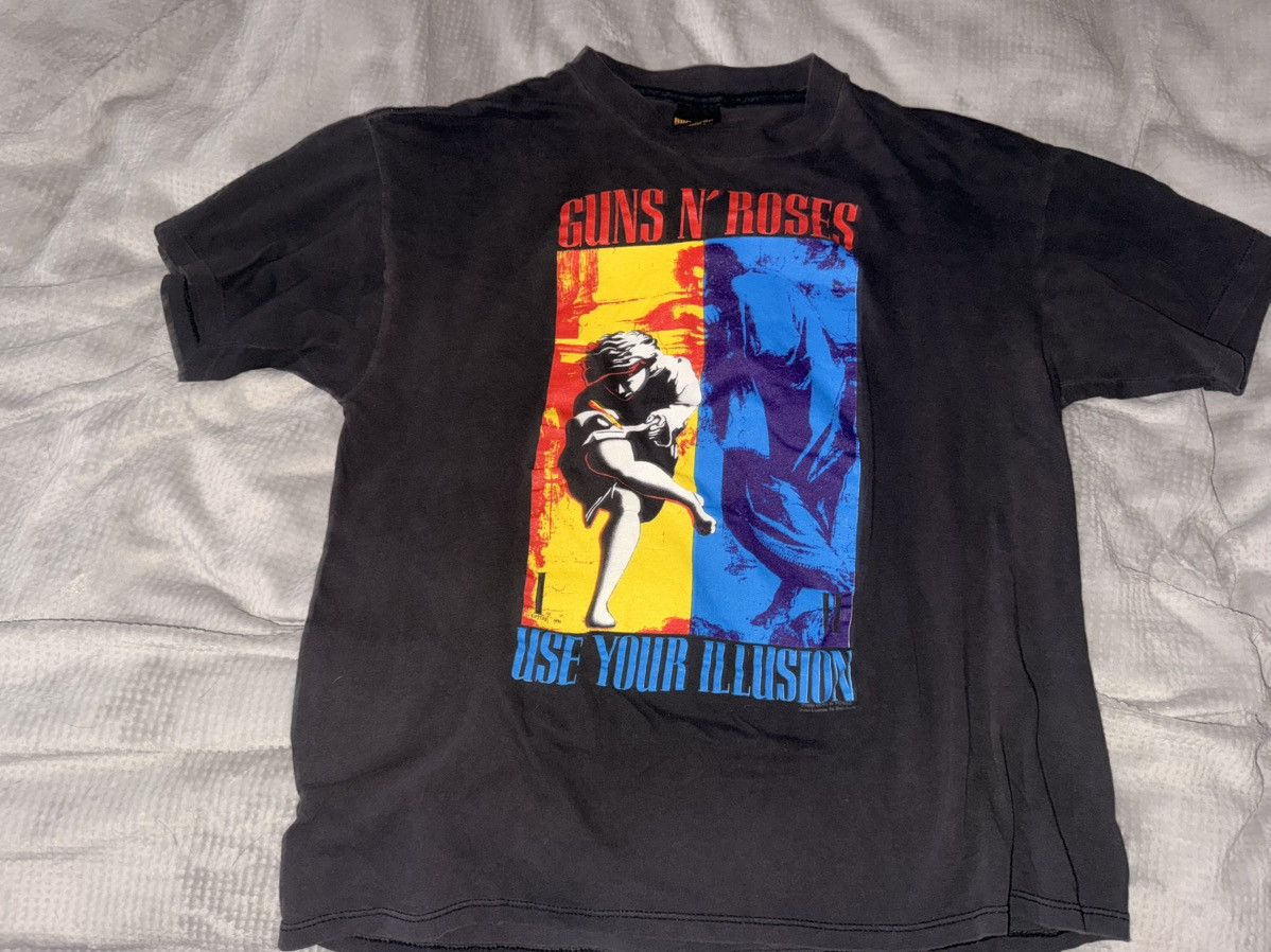 Band Tees Guns n Roses Vintage Use Your Illusion Tee Size US XL / EU 56 / 4 - 1 Thumbnail