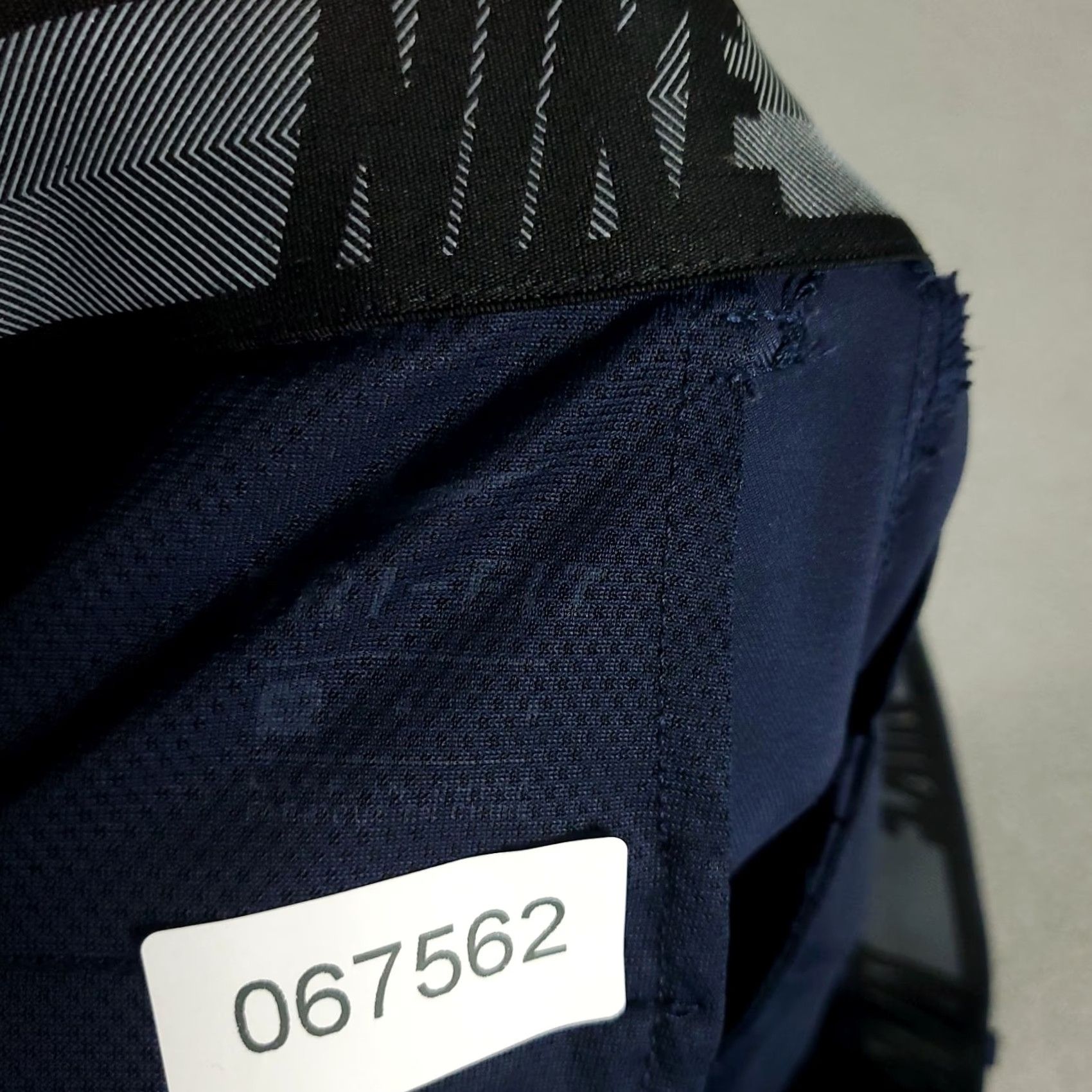 Nike Nike Shorts Mens Large Navy Blue Swoosh Golf Dri Fit Chino Flat Front Casual Performance Pockets Size US 33 - 7 Thumbnail