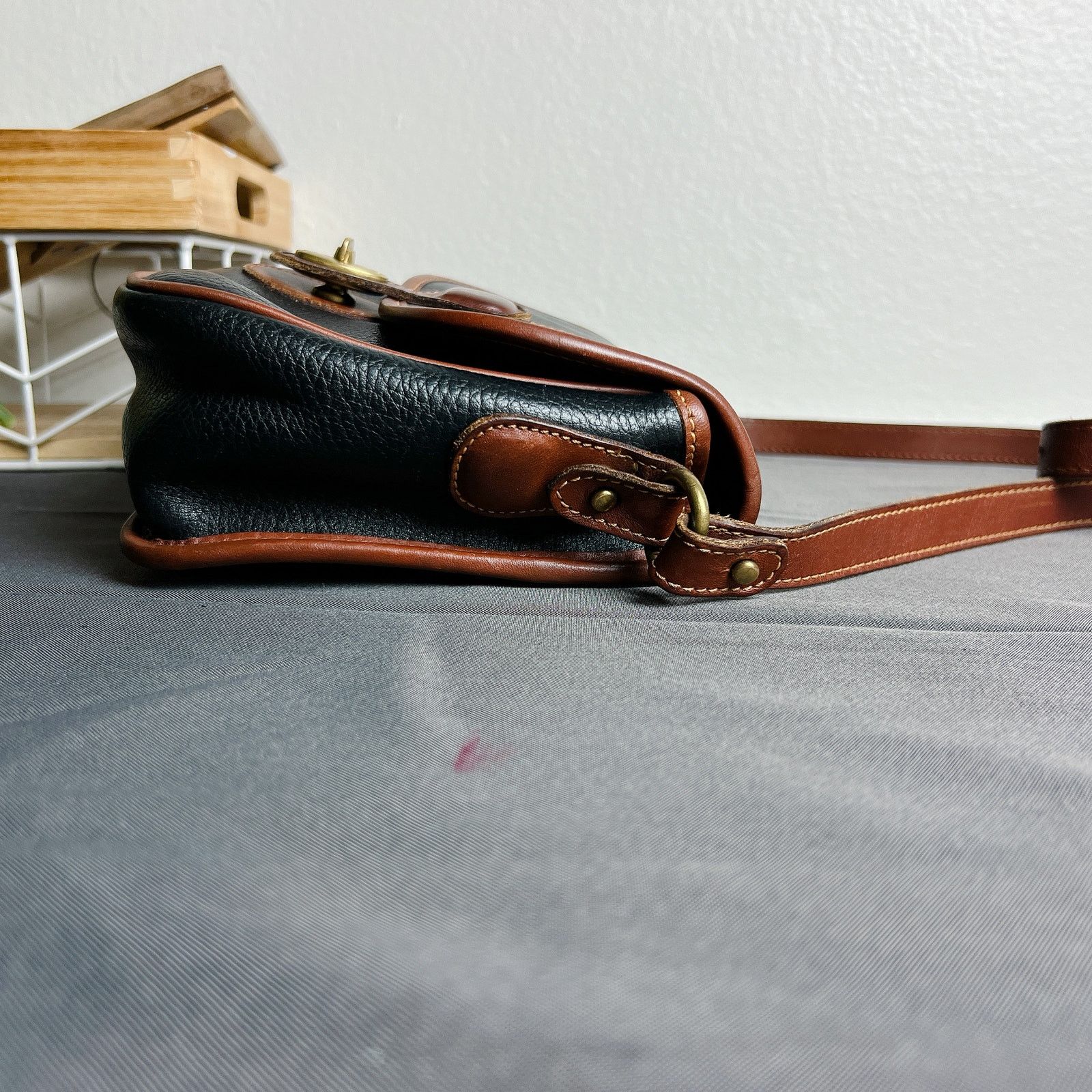 Coach COACH Vintage Sheridan Mayfield Bag in Black & Tan no. 4224 Size ONE SIZE - 8 Thumbnail