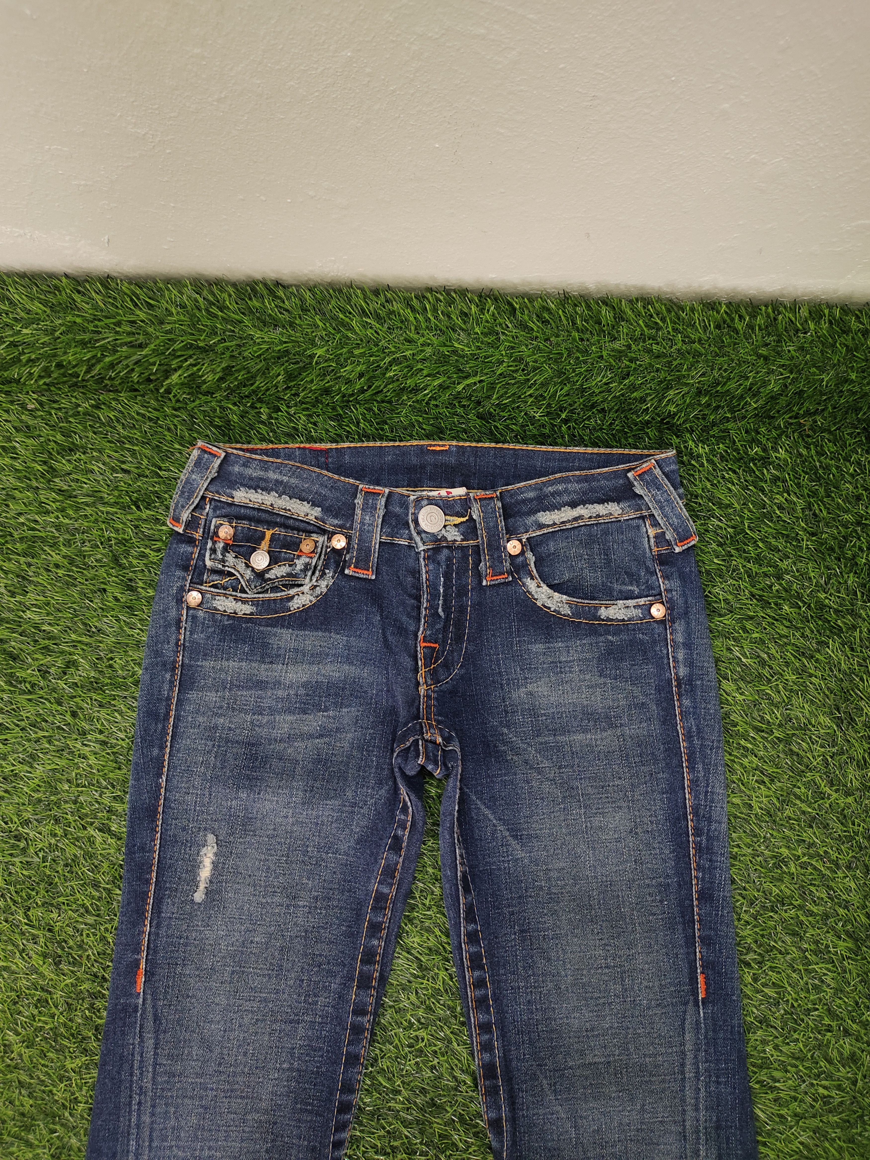 True Religion Flare Jeans True Religion Distress Low Rise Denim Bootcut Size 26" / US 2 / IT 38 - 5 Thumbnail