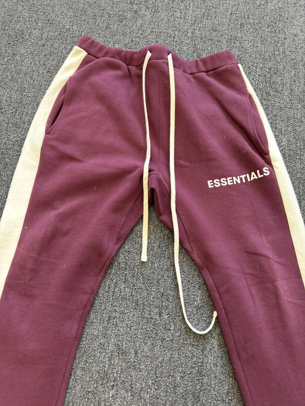Essentials × FOG FOG ESSENTIALS BURGUNDY STRIPE SWEATPANTS SIZE LARGE Size US 34 / EU 50 - 3 Thumbnail