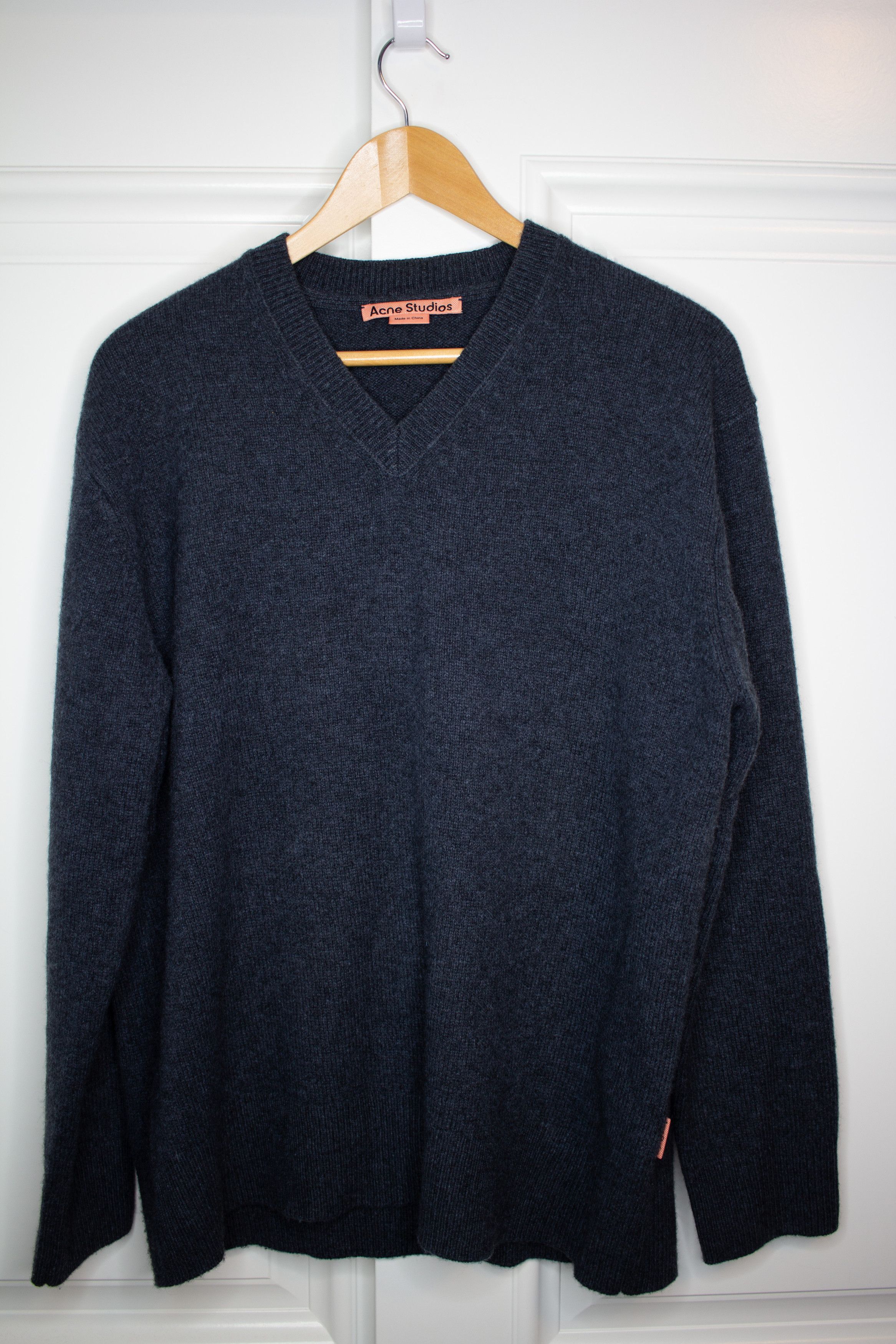 Acne Studios V-Neck Wool Cashmere Jumper Size US L / EU 52-54 / 3 - 1 Thumbnail