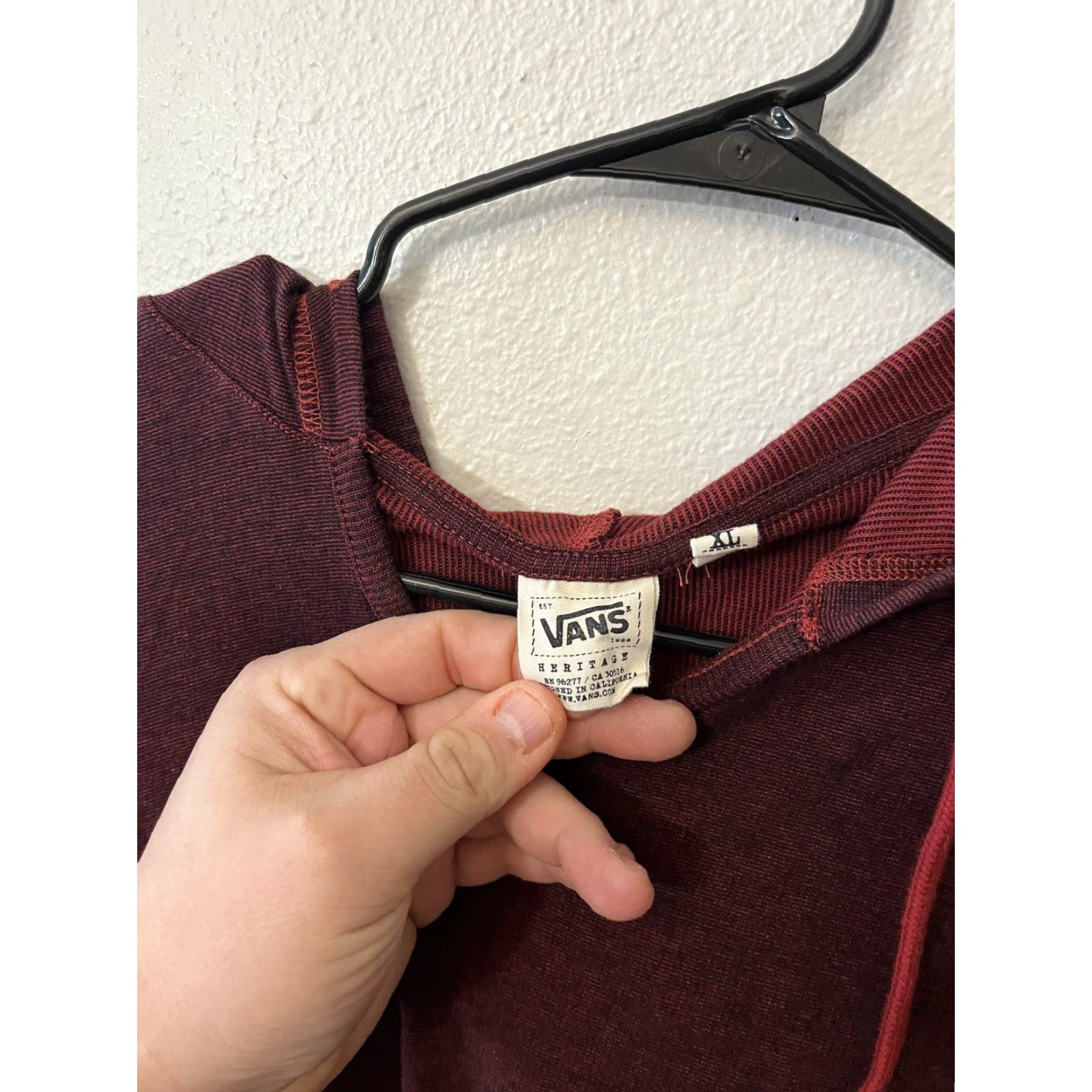 Vans Vans Off the Wall Hoodie Mens XL Burgundy Cotton Pullover Knitt Logo Pockets Skater Casual Vintage No Size US XL / EU 56 / 4 - 2 Thumbnail