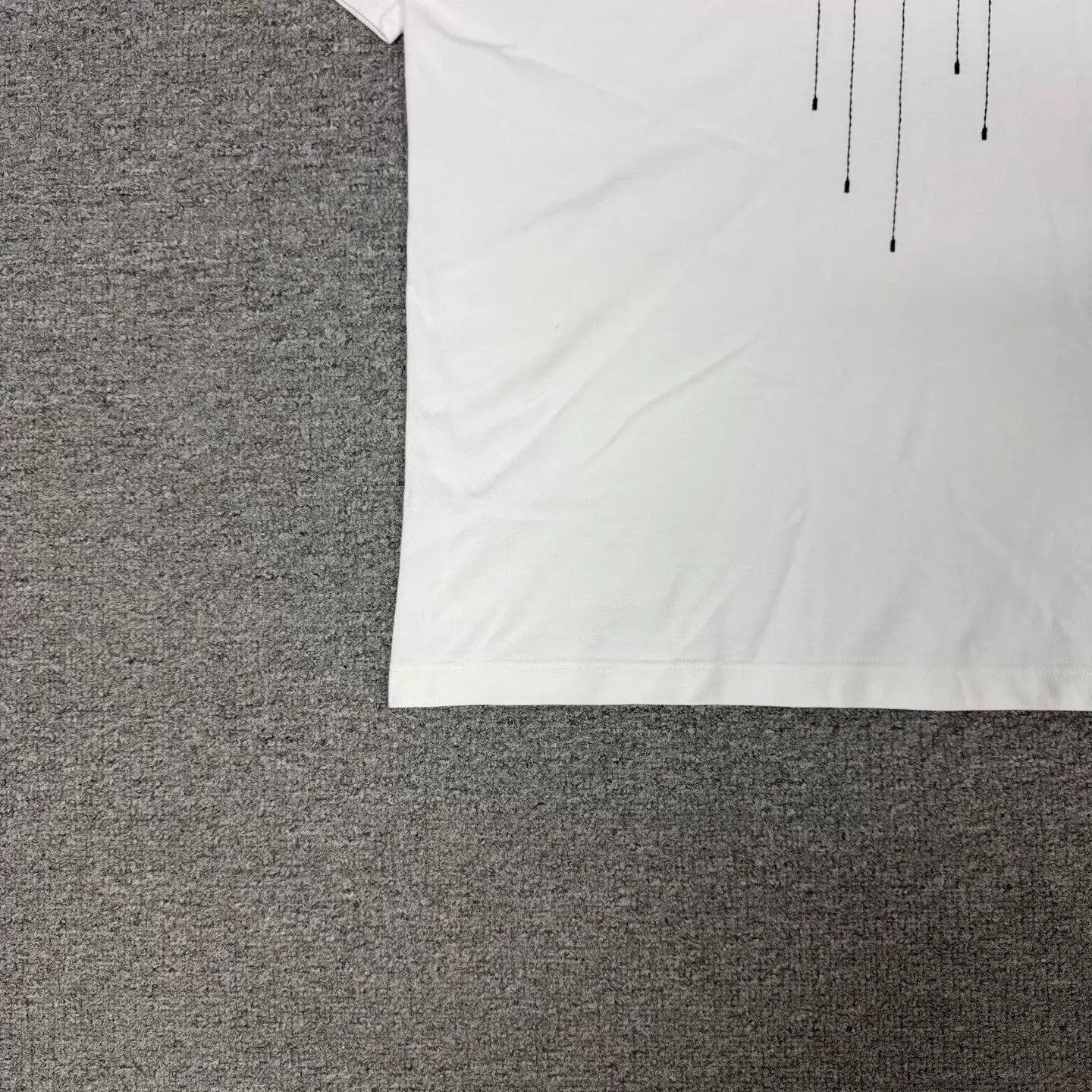 Louis Vuitton LV White Graffiti Letter Print SS Tee M 97 New Size US M / EU 48-50 / 2 - 4 Thumbnail