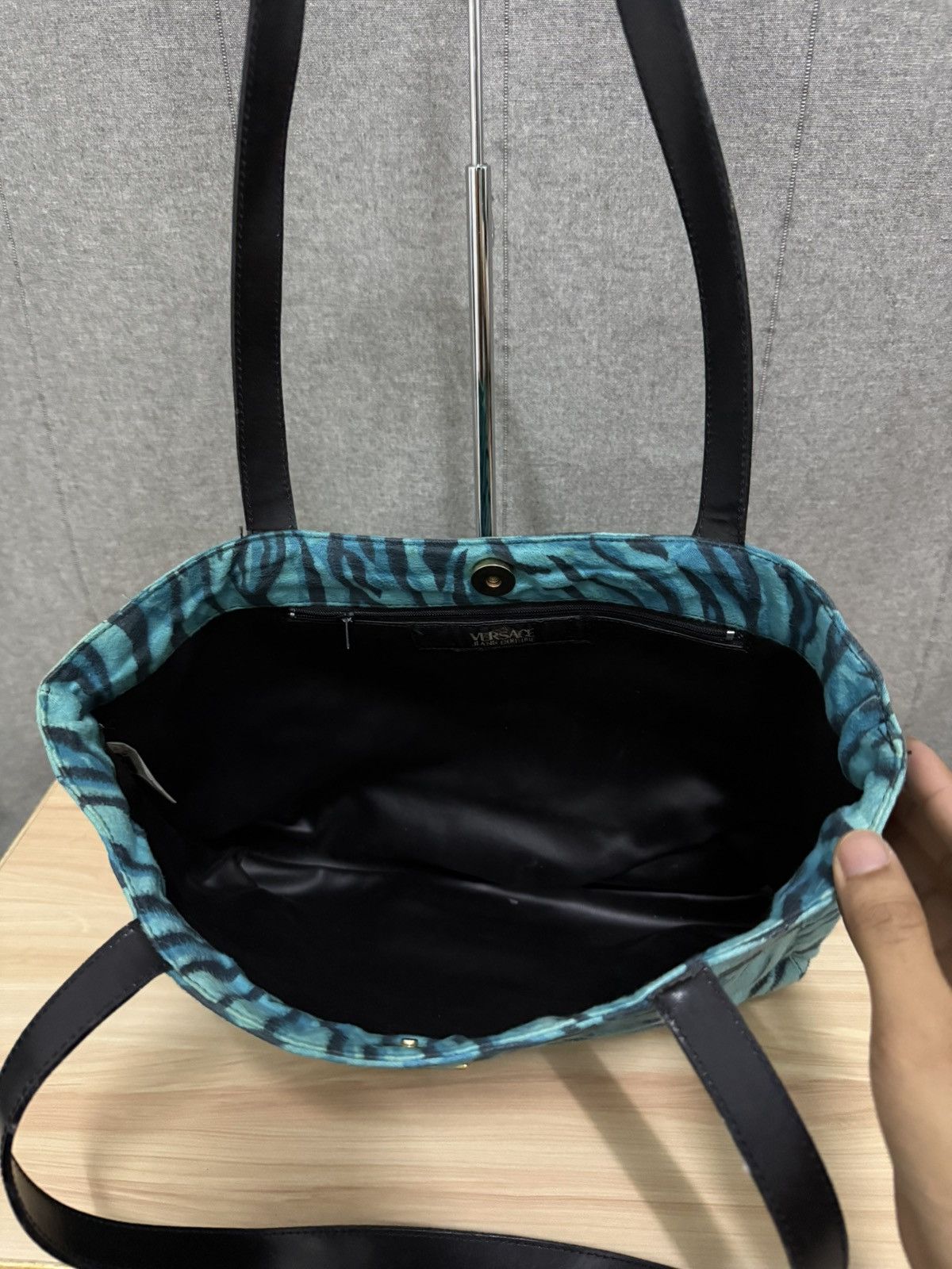 Versace Jeans Couture Versace Jeans Couture faux fur blue zebra stripe pattern. Size ONE SIZE - 9 Thumbnail
