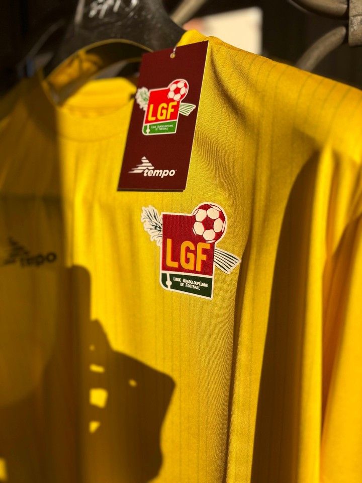 Other Vintage LGF Football Jersey – Yellow – XL – Tempo 2024/2025 Size US XL / EU 56 / 4 - 9 Thumbnail