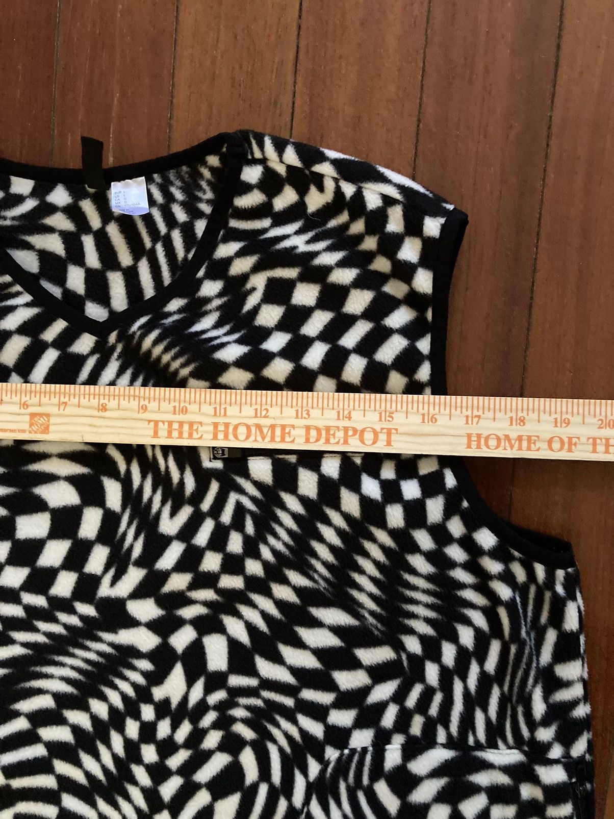 Designer × Vintage H&M Divided Black and White Fleece Optical Illusion Vest Size L / US 10 / IT 46 - 8 Thumbnail