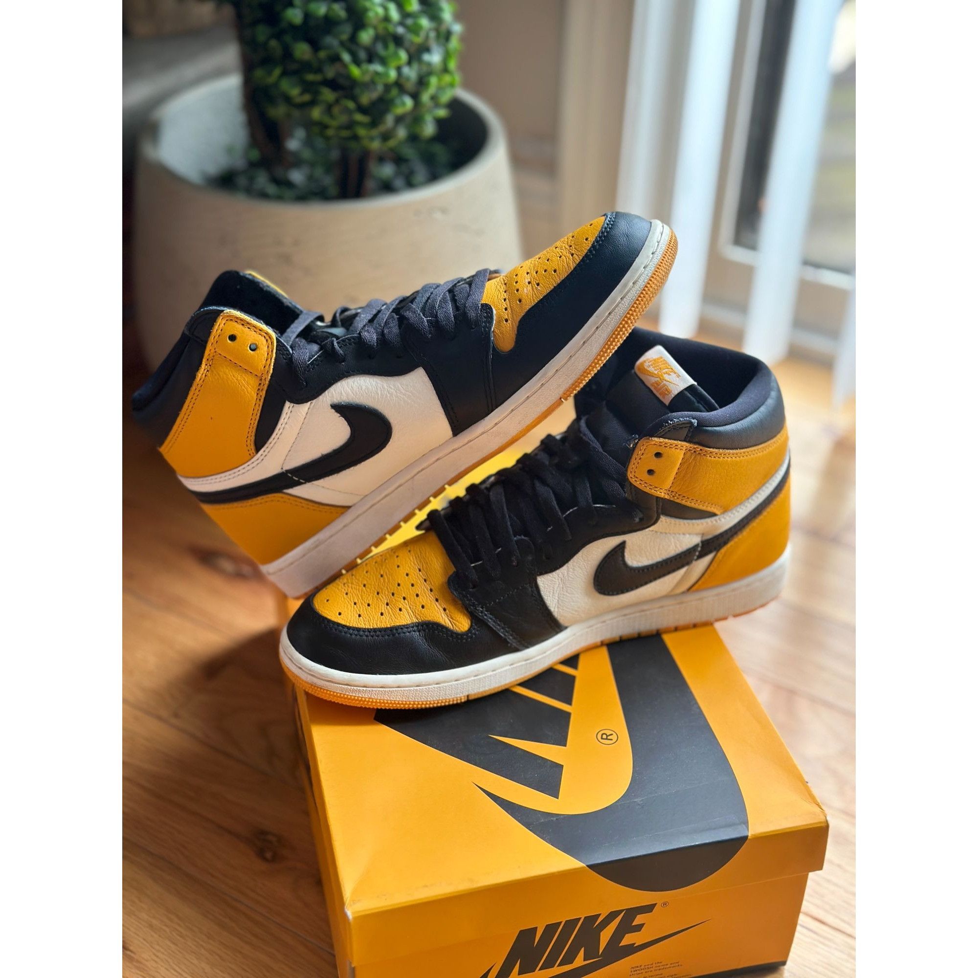 Nike 555088 711 NIKE AIR JORDAN 1 “TAXI YELLOW TOE” RETRO HIGH OG Size US 11.5 / EU 44-45 - 6 Thumbnail