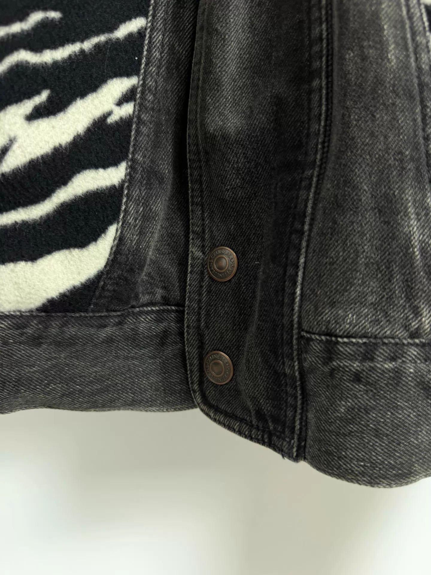 Celine Celine 21FW Zebra Stripe Smoke Gray Denim Puffer Jacket M Size US M / EU 48-50 / 2 - 3 Thumbnail