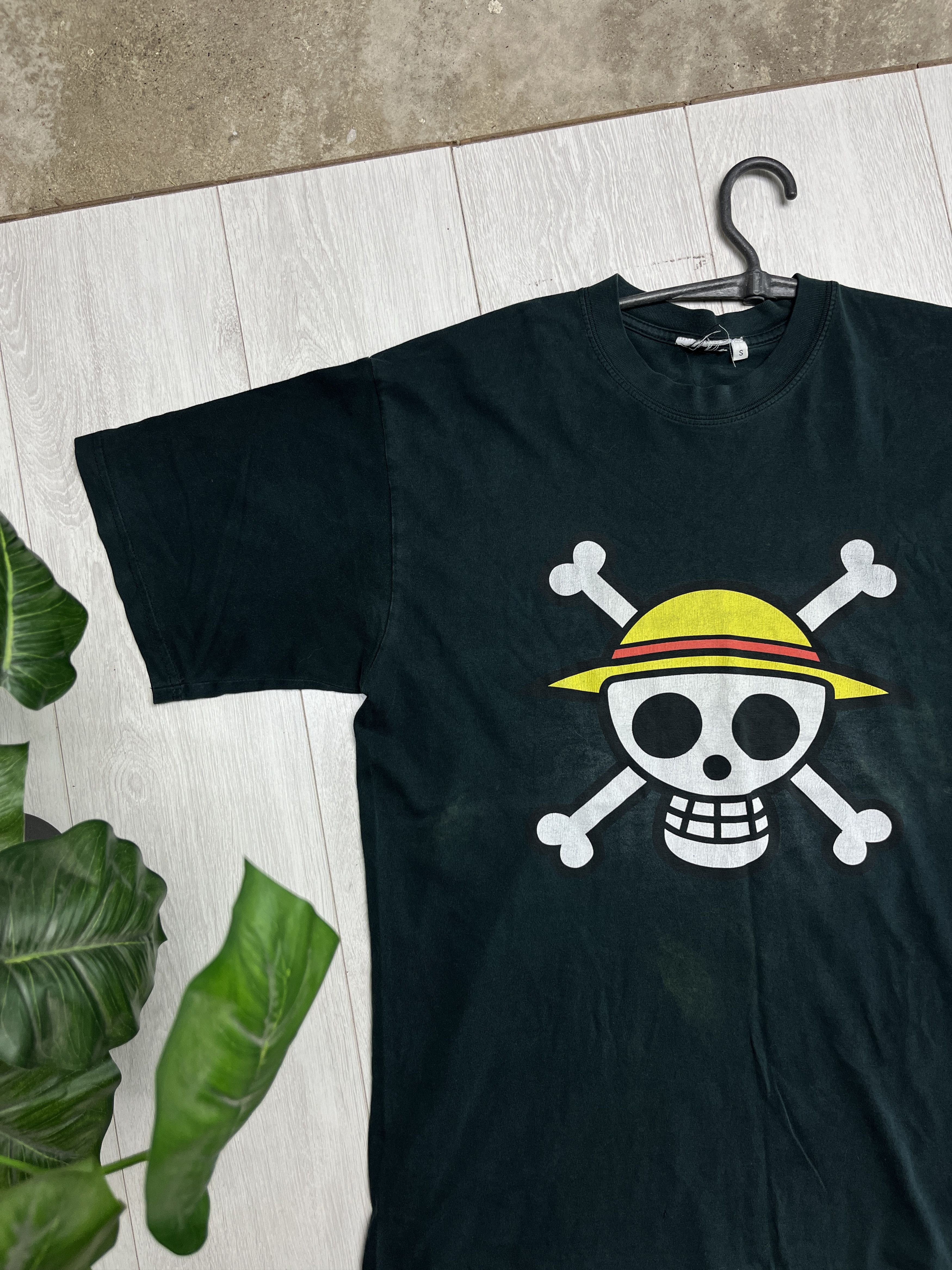 Other 2000s VINTAGE ONE PIECE STRAW HAT PIRATES GRAPHIC TEE - 832 Size US M / EU 48-50 / 2 - 2 Thumbnail