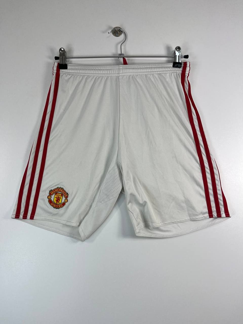Adidas Adidas Manchester United White Football Shorts AV1007 Size S Size US 30 / EU 46 - 1 Thumbnail