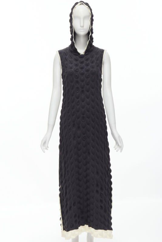 Issey Miyake ISSEY MIYAKE 2000 Vintage Runway Egg Carton black white cloque hooded dress L Size L / US 10 / IT 46 - 1 Thumbnail