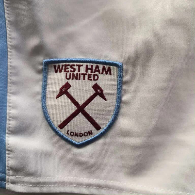 Umbro West Ham United Umbro football shorts size S Size US 28 / EU 44 - 3 Thumbnail