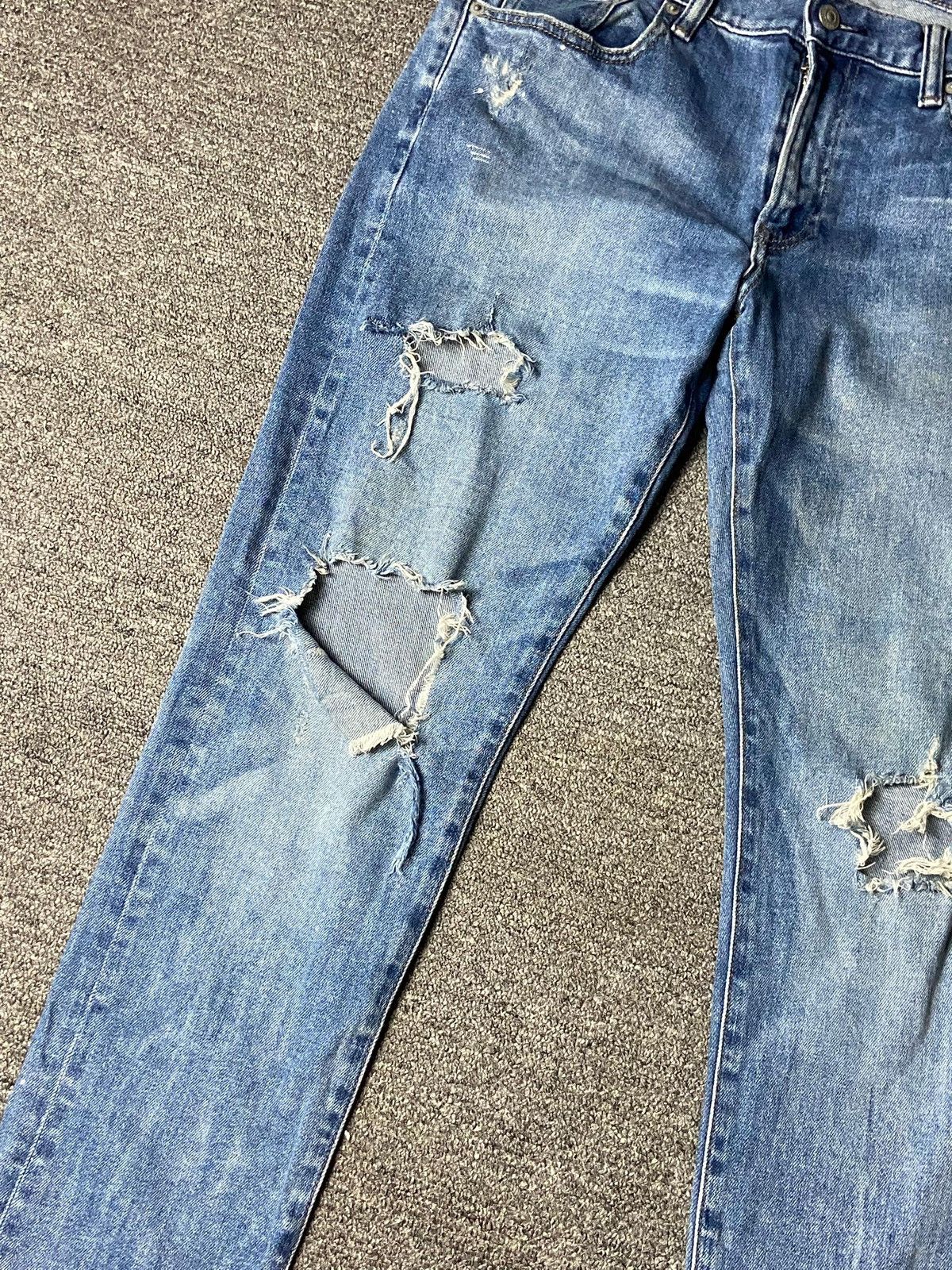 Uniqlo UNIQLO Distressed Denim Ripped Jeans (139) Size US 34 / EU 50 - 10 Thumbnail