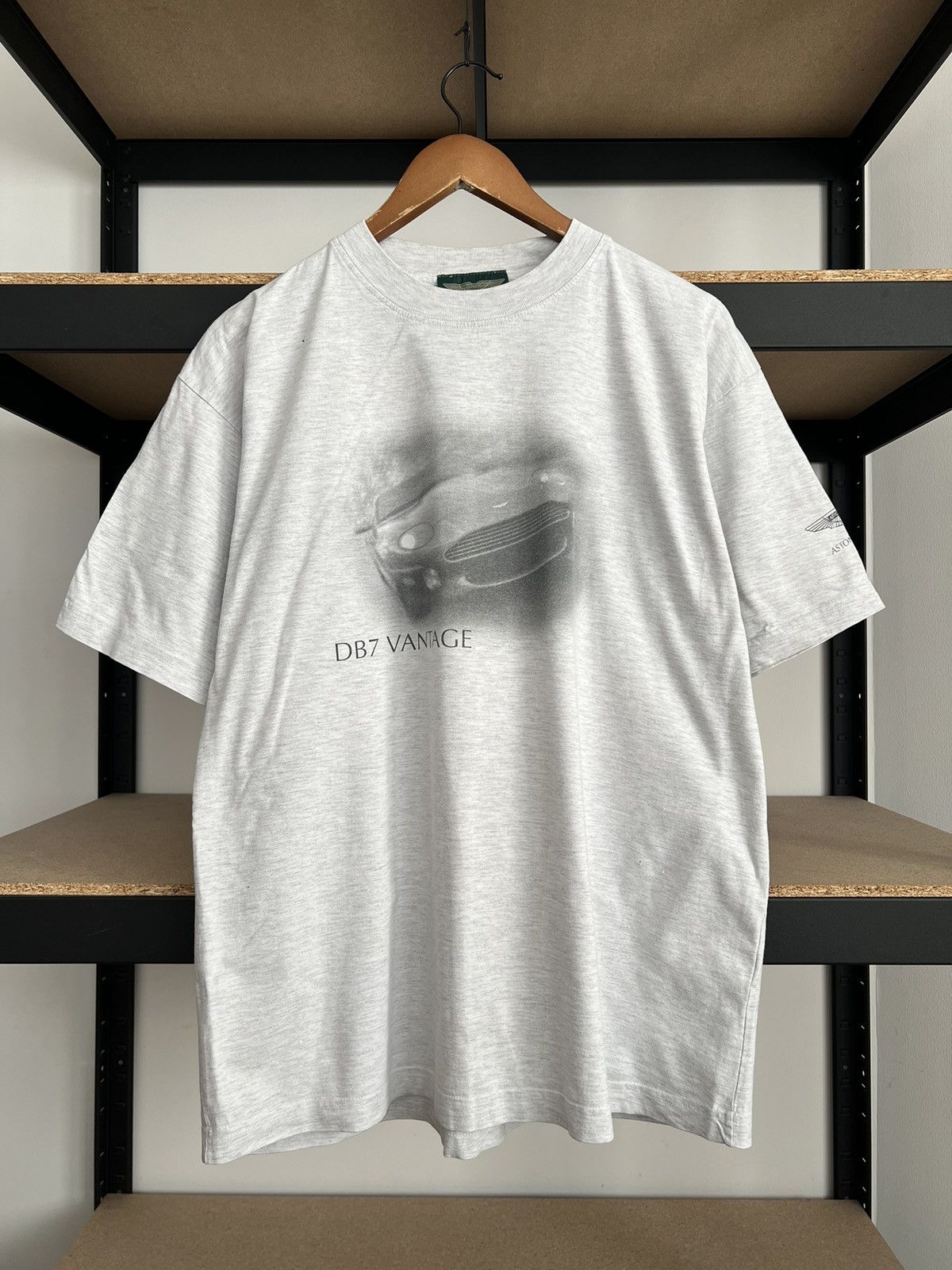 Vintage Vintage 90s Aston Martin DB7 Vantage Cars Gray T-shirt Size US L / EU 52-54 / 3 - 1 Thumbnail