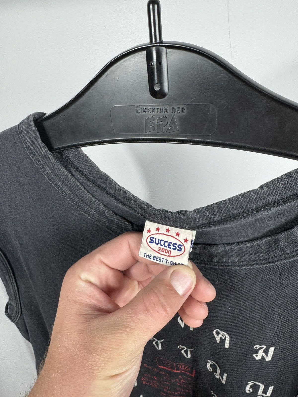 Other Vintage Thai Script Sleeveless Tank Top Black Grunge Y2K Tee Size US L / EU 52-54 / 3 - 6 Thumbnail
