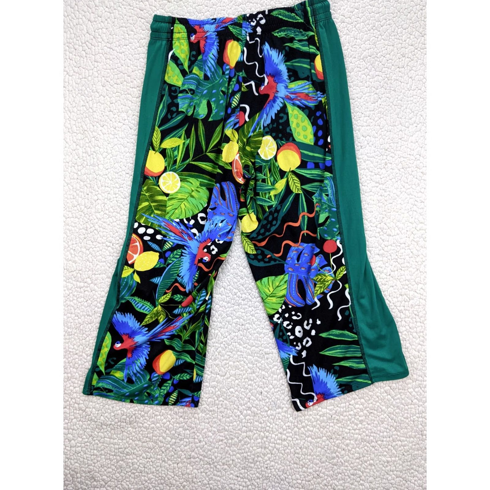 Vintage Cuddle Duds Womens PS Green Hawaiian Print Track Pants Stripe Cropped Capri Size 27" / US 4 / IT 40 - 3 Thumbnail