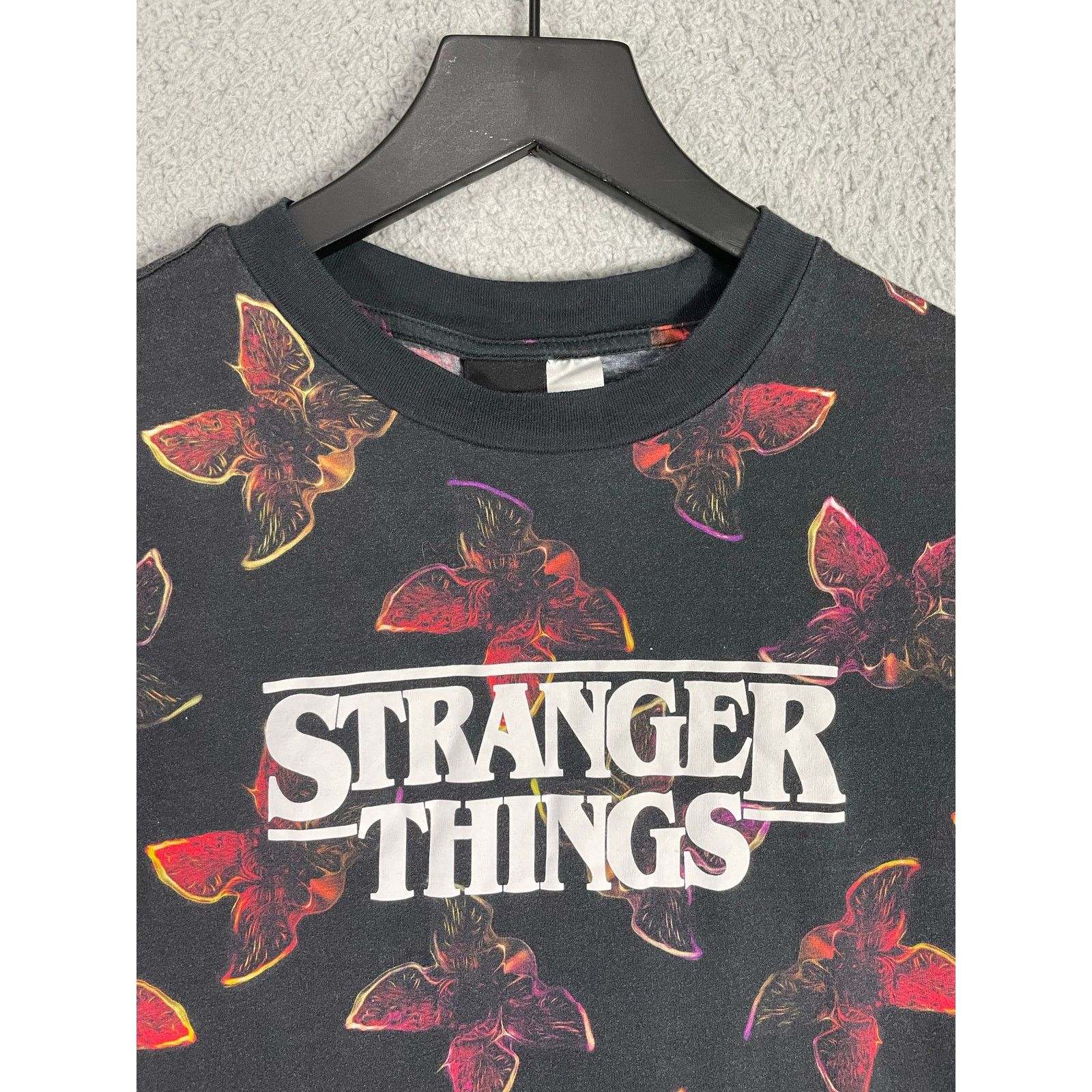Other Stranger Things T-Shirts Universal Studios Halloween XS/S Size US XS / EU 42 / 0 - 12 Thumbnail