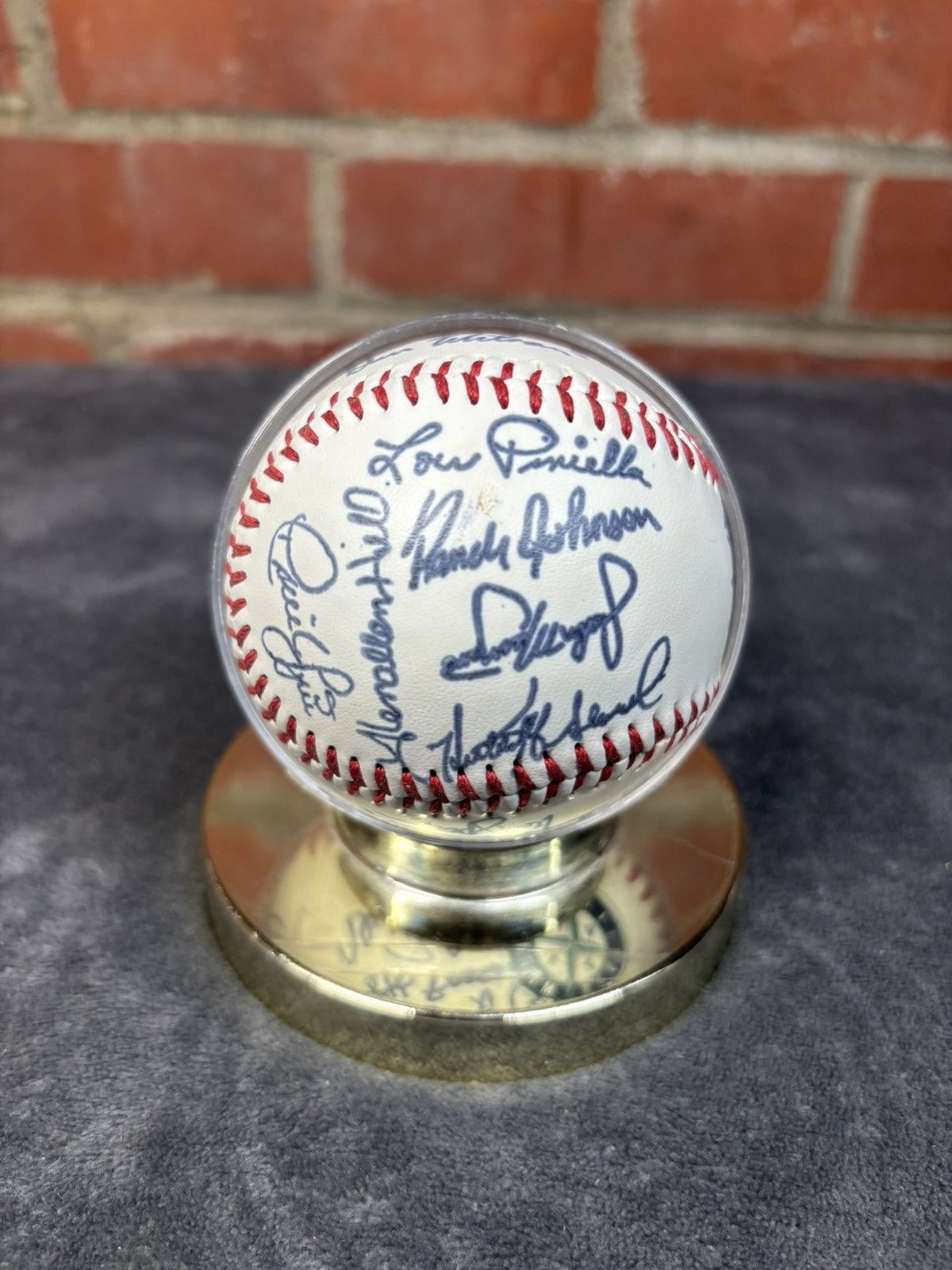 MLB Vintage 90s Seattle Mariners 1998 Facsimile Autograph Ball Size ONE SIZE - 3 Thumbnail