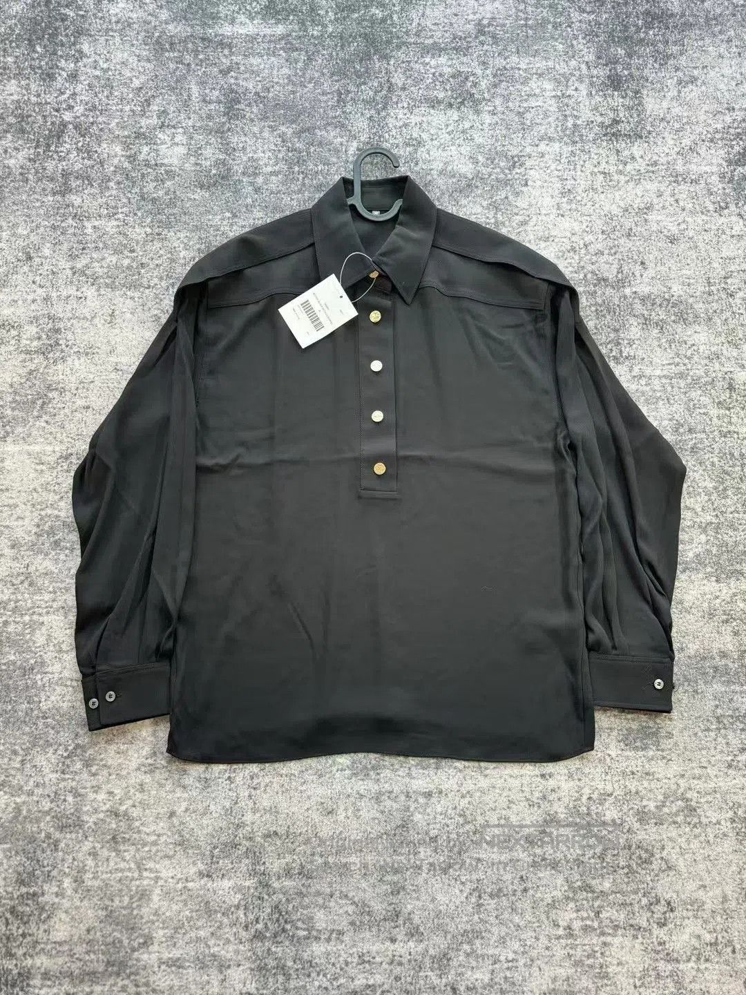 Louis Vuitton Louis Vuitton Black Gold Buckle Utility Shirt. Size US M / EU 48-50 / 2 - 1 Thumbnail