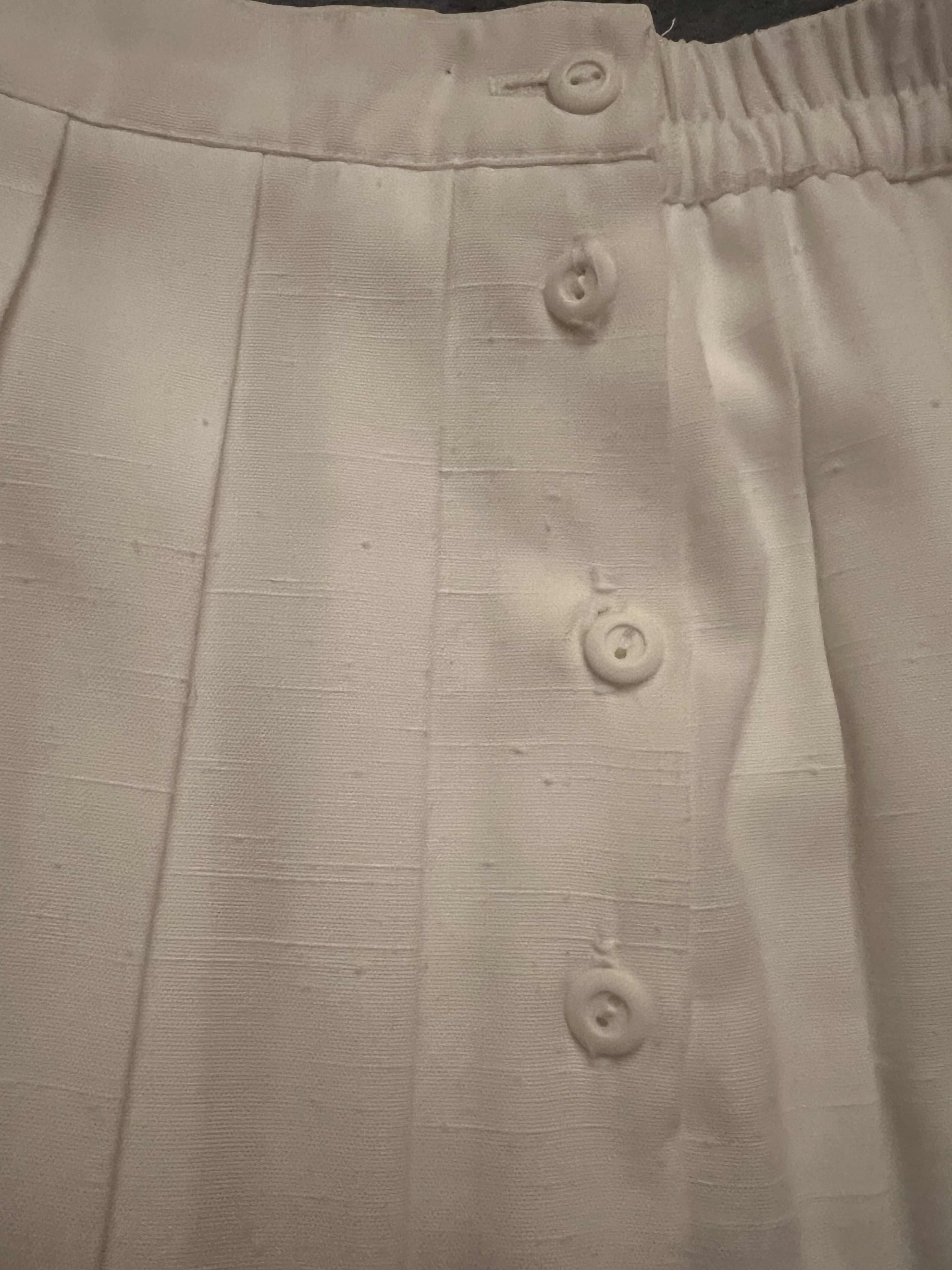 Vintage Liz Baker, white pleated skirt Size 40" / US 18 - 2 Thumbnail